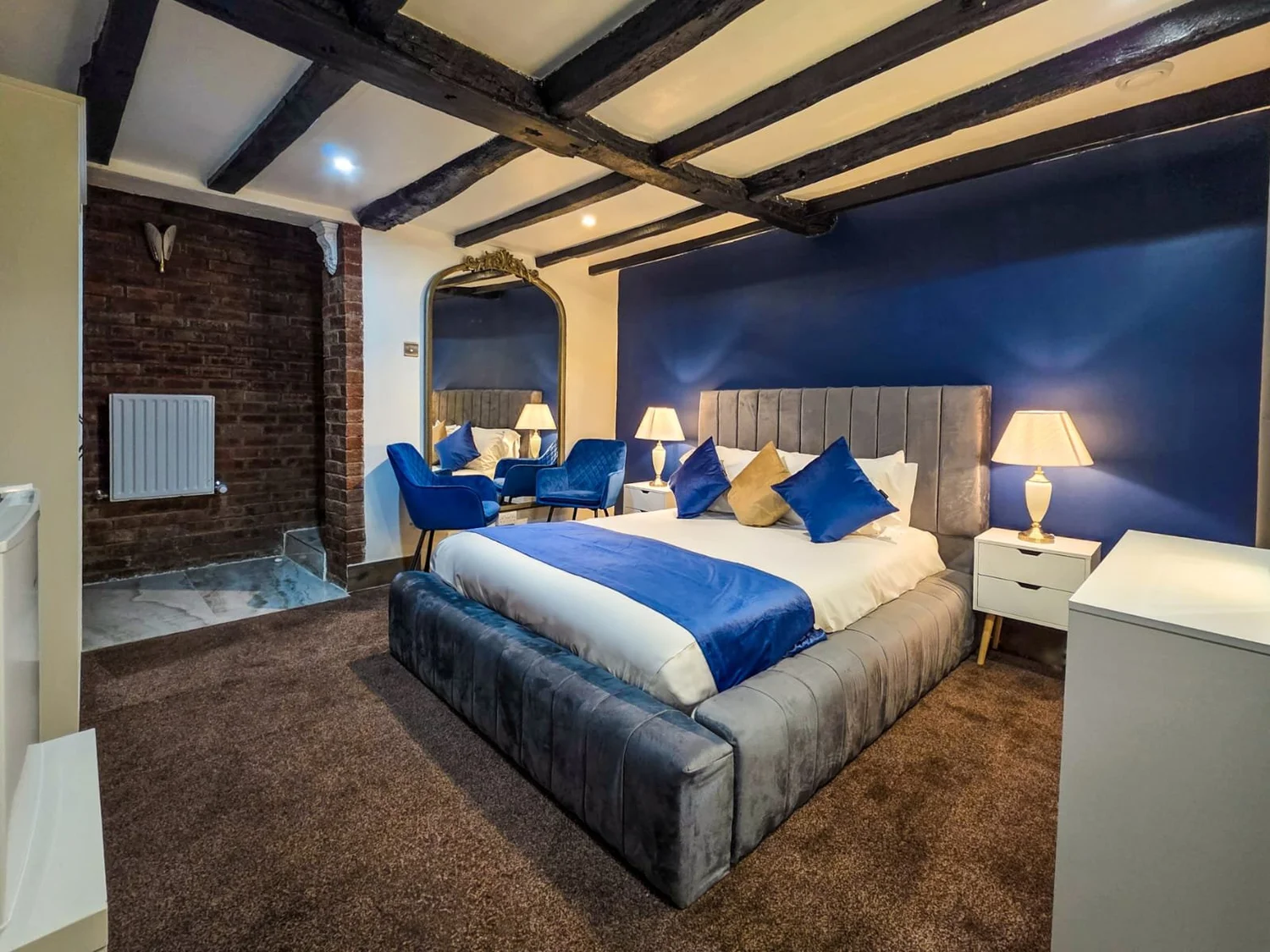 Double bedroom at The Courtyard