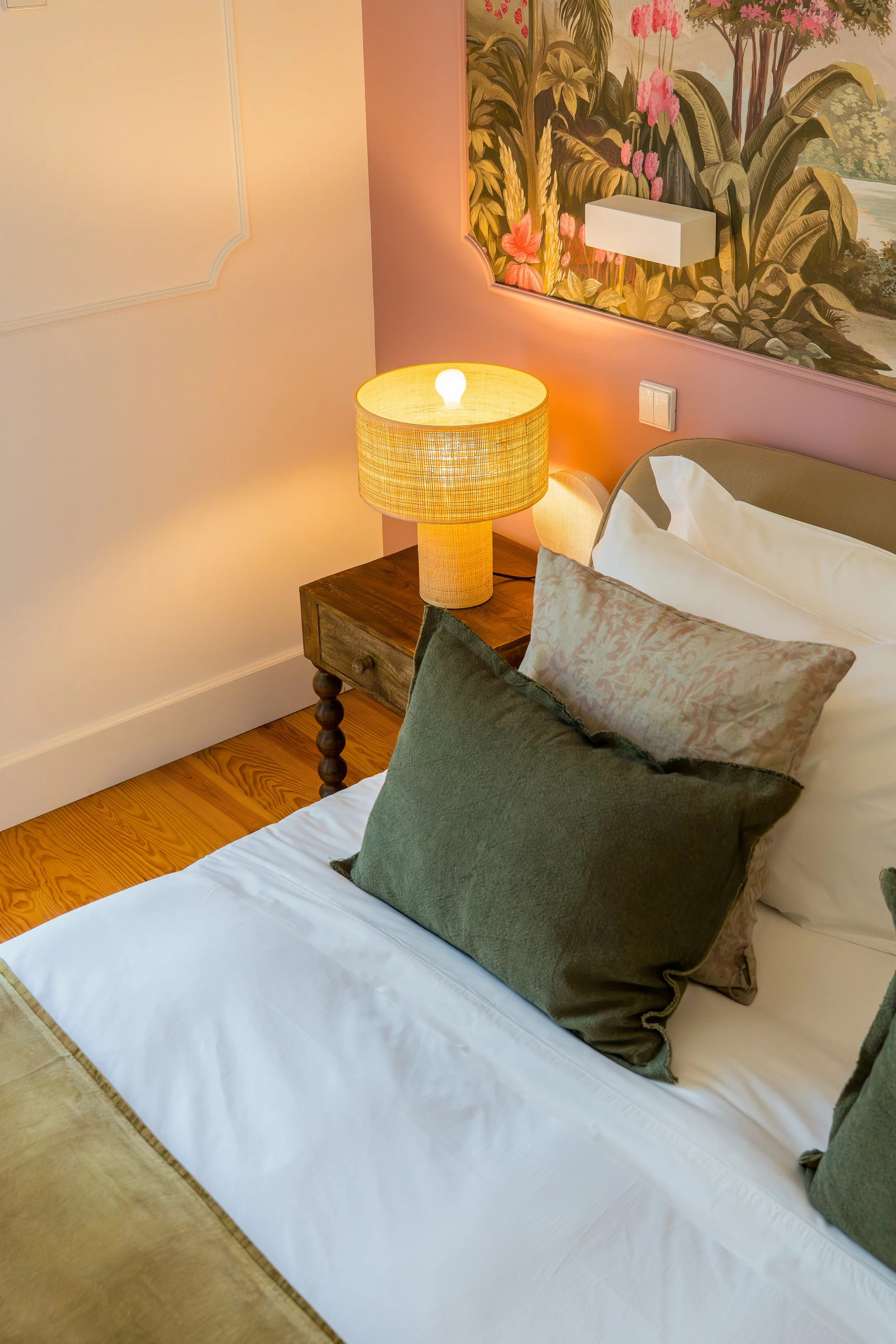 Standard Room Bed 09.jpg