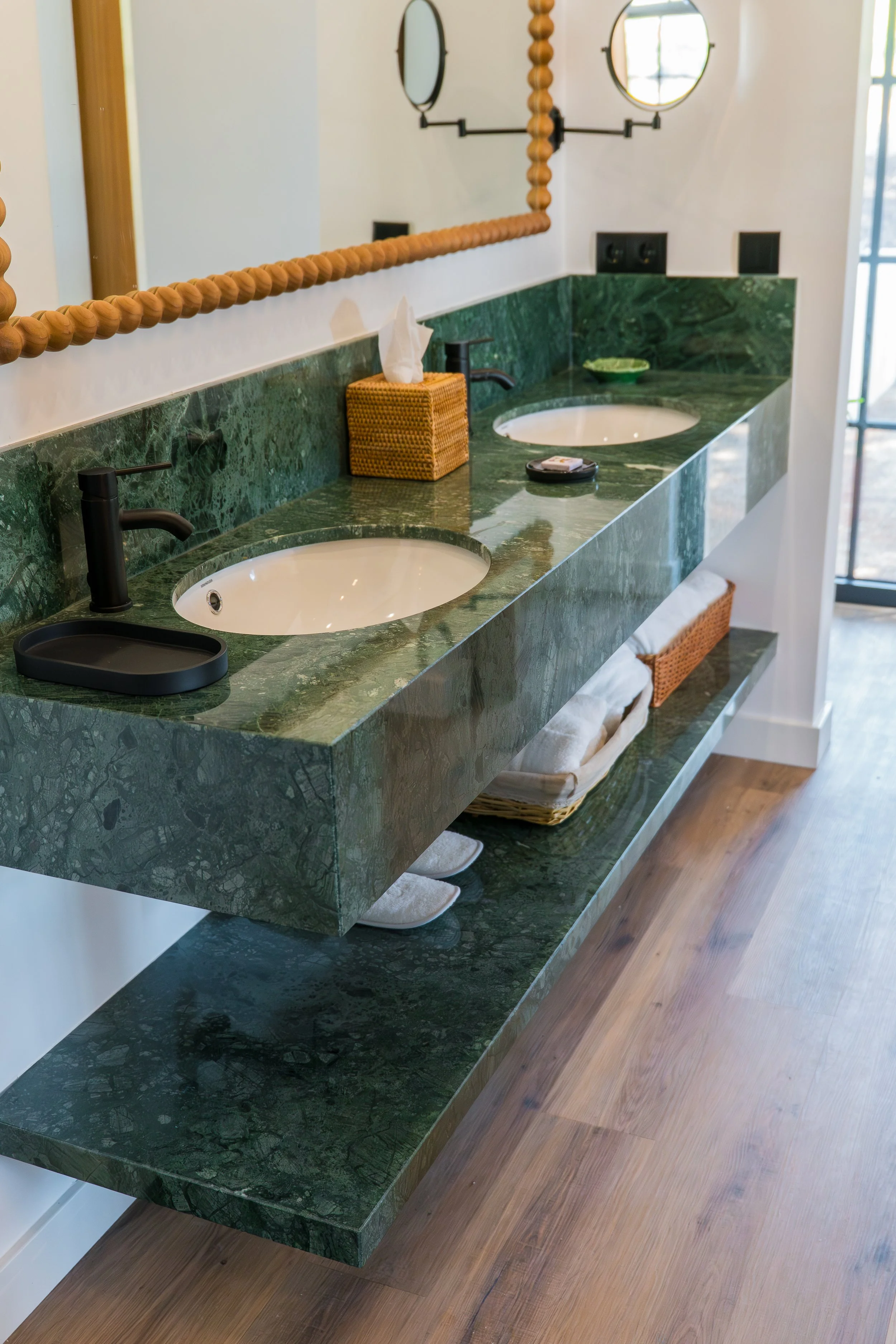 Vineyard Suite Bathroom 02.jpg