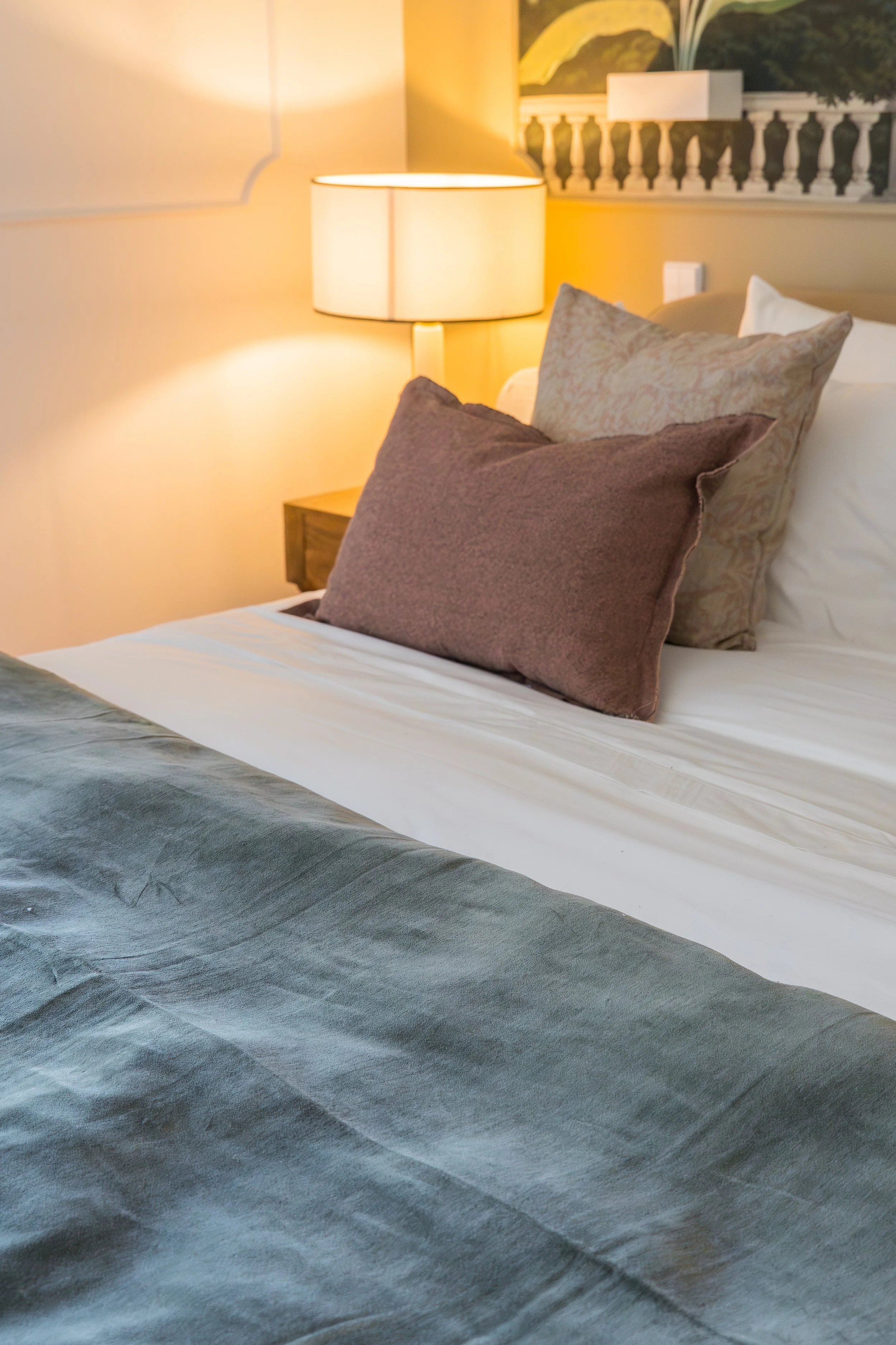 Standard Room Bed 04.jpg