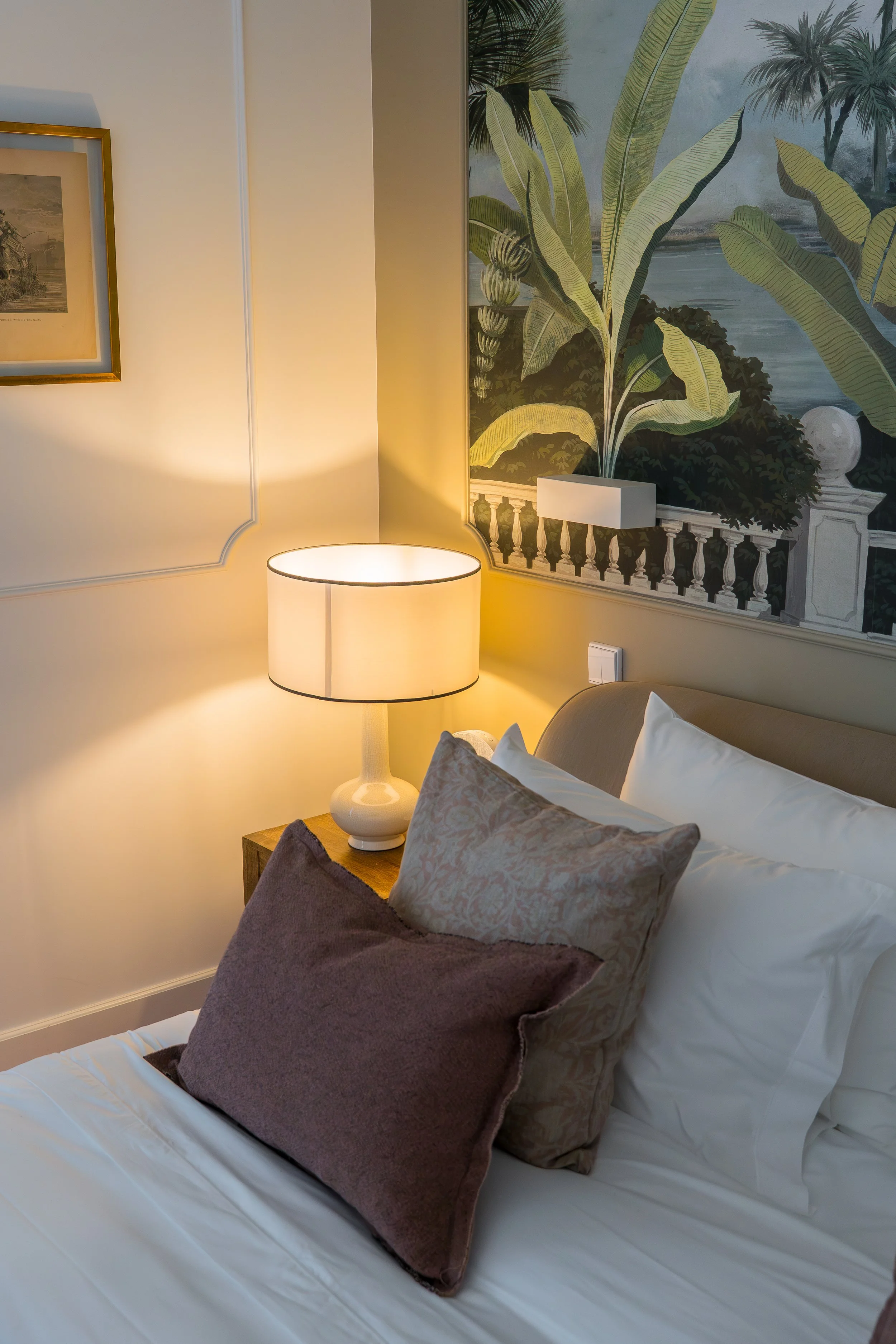 Standard Room Bed 03.jpg