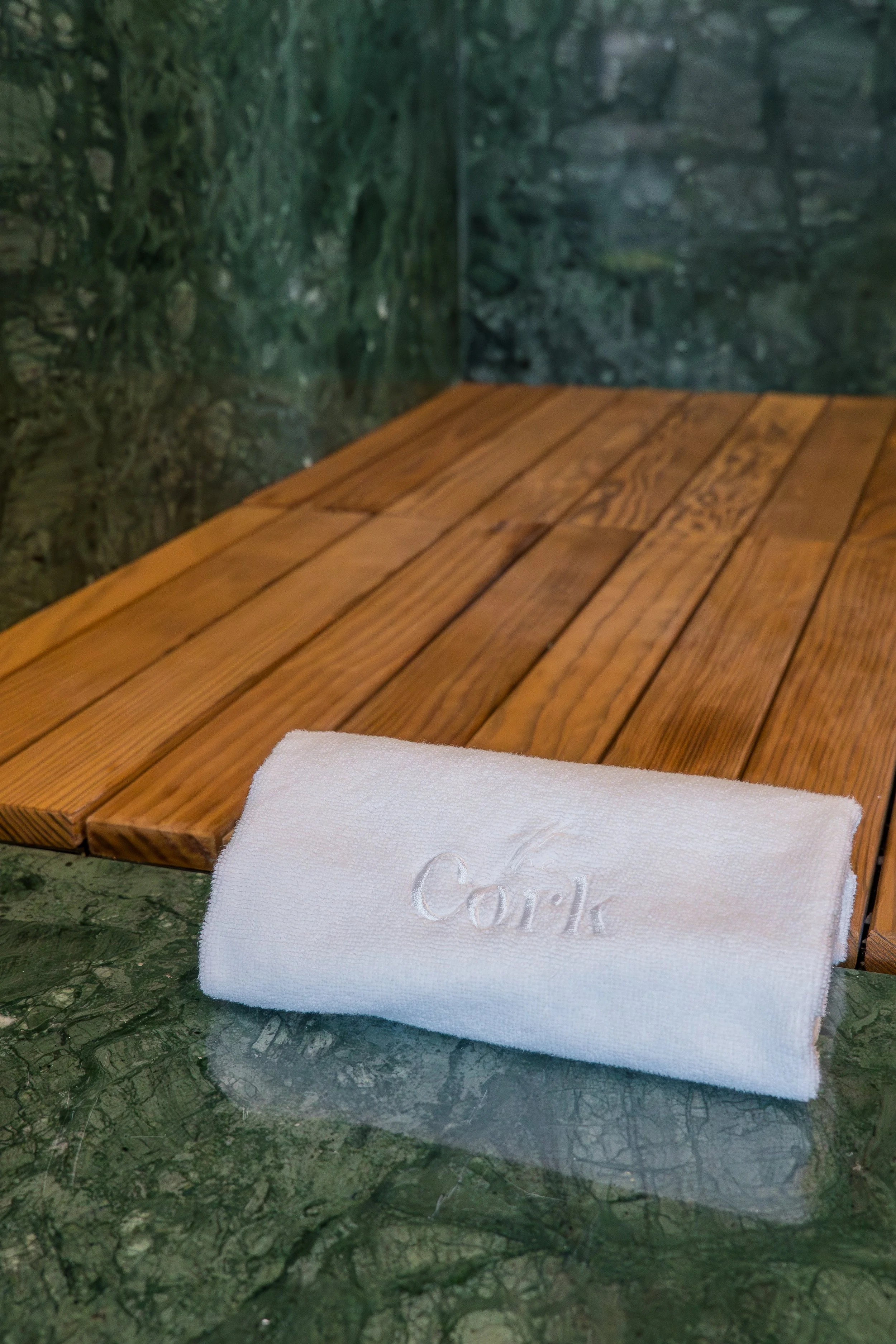 Vineyard Suite Shower 01.jpg