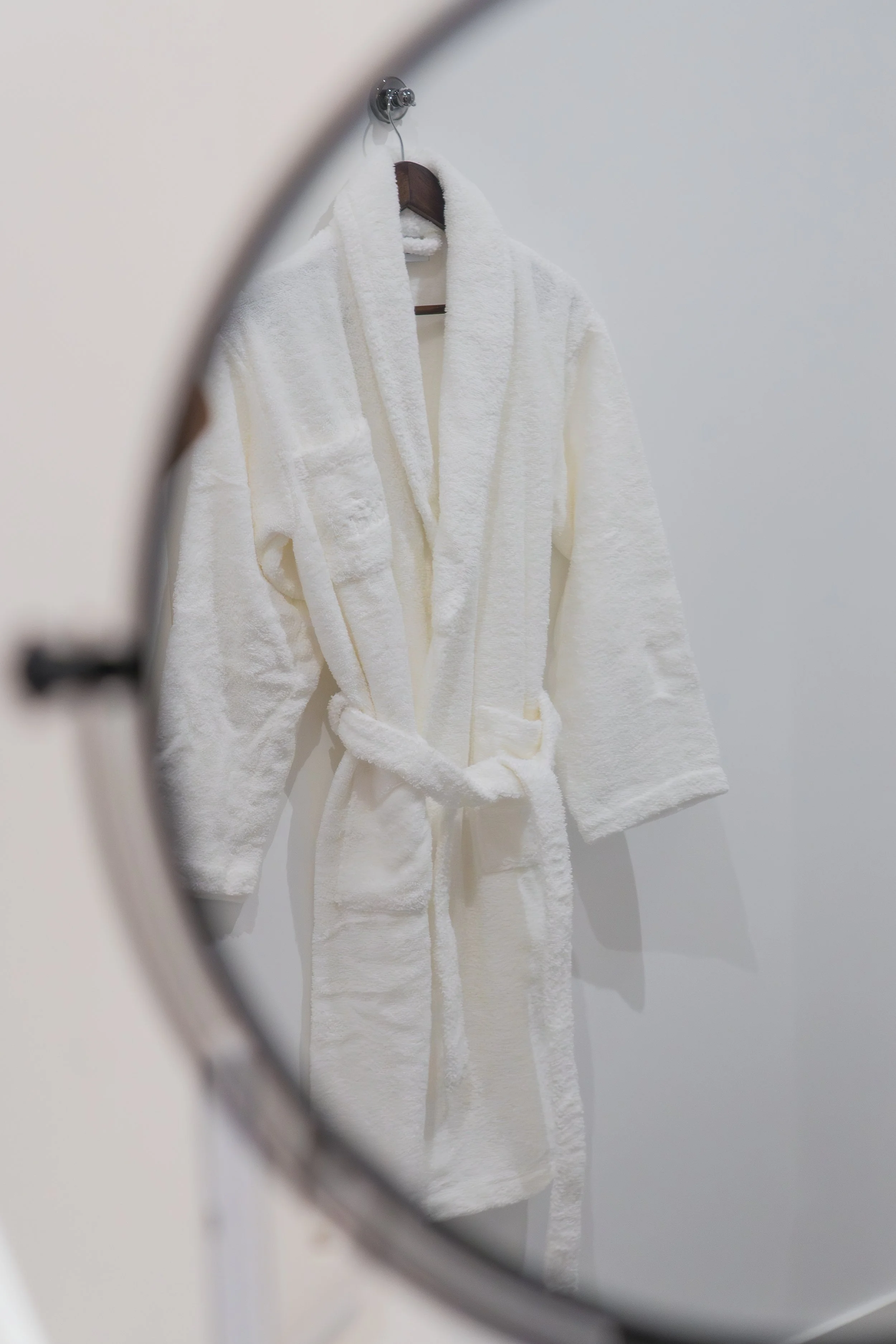 Standard Room Bathroom Shaving Mirror 02.jpg