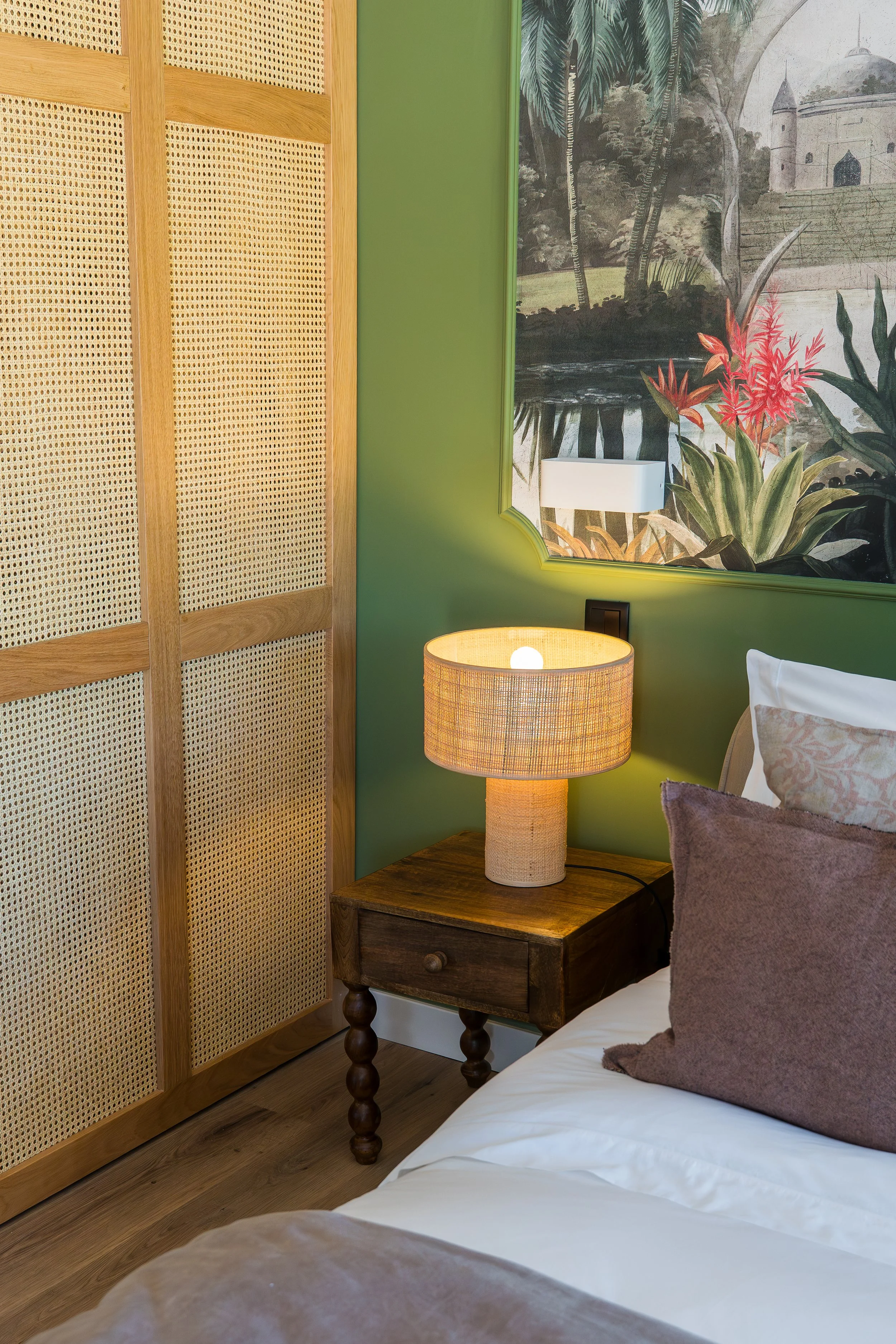 Vineyard Suite Bed and Side Table 01.jpg