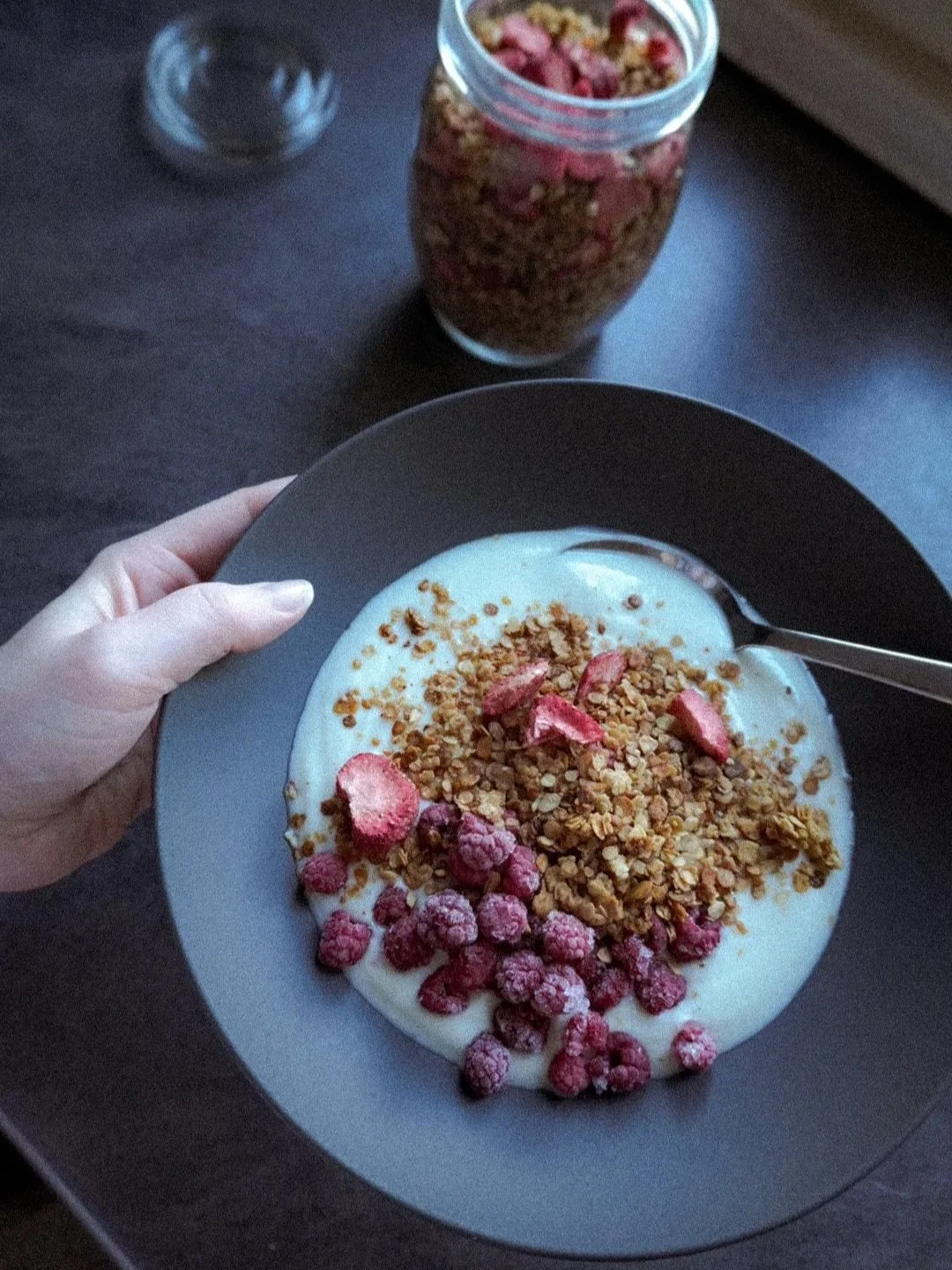 Kotimainen granola airfryerissä