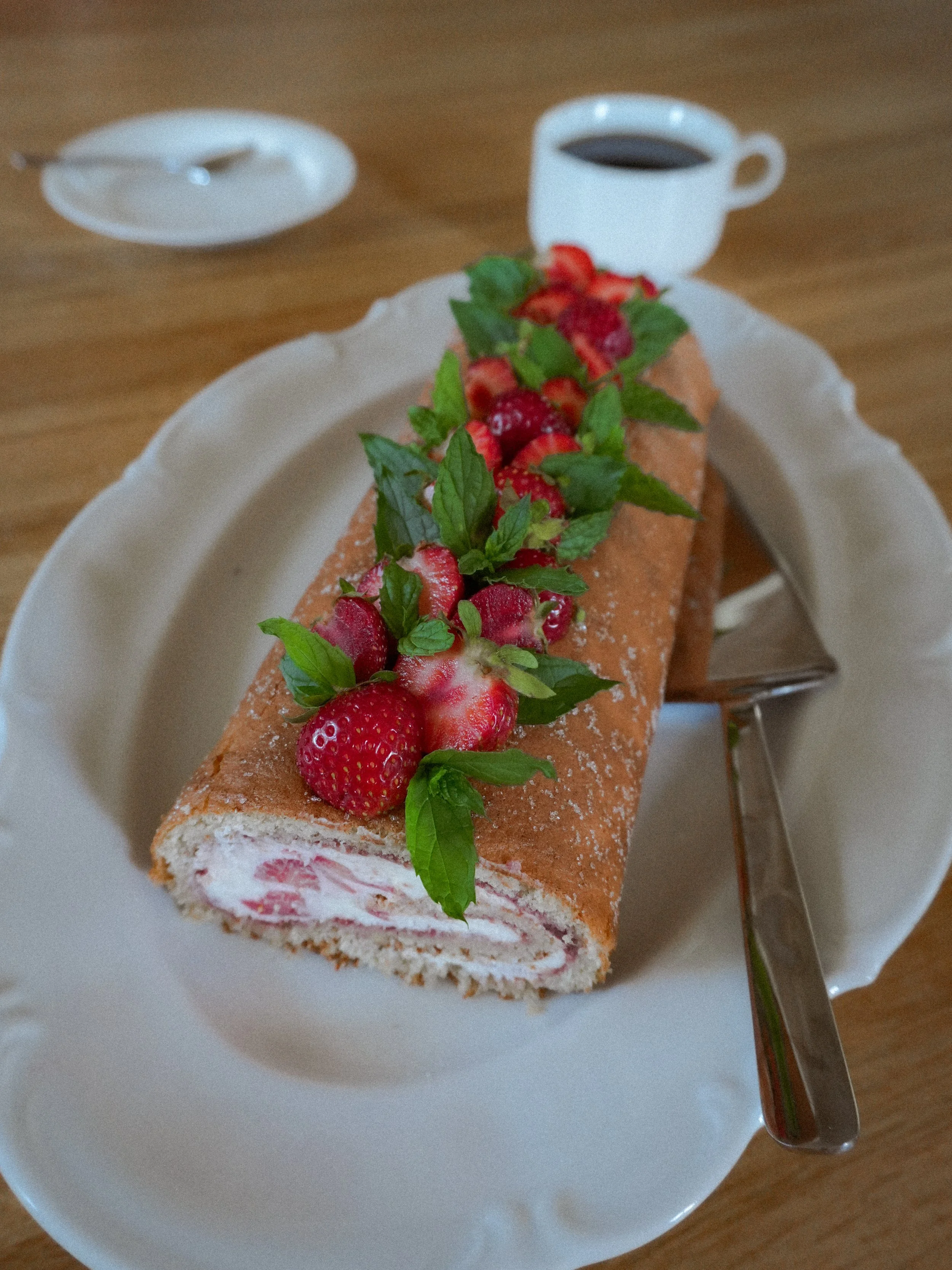 Rukiinen mansikkakääretorttu