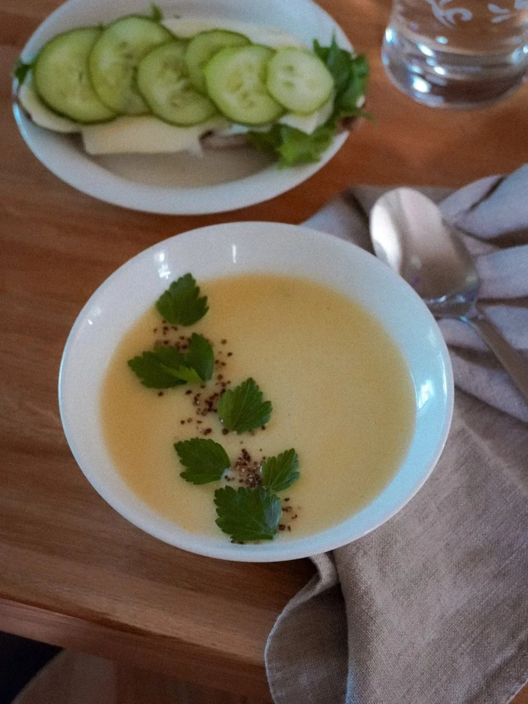 Kesäkurpitsakeitto