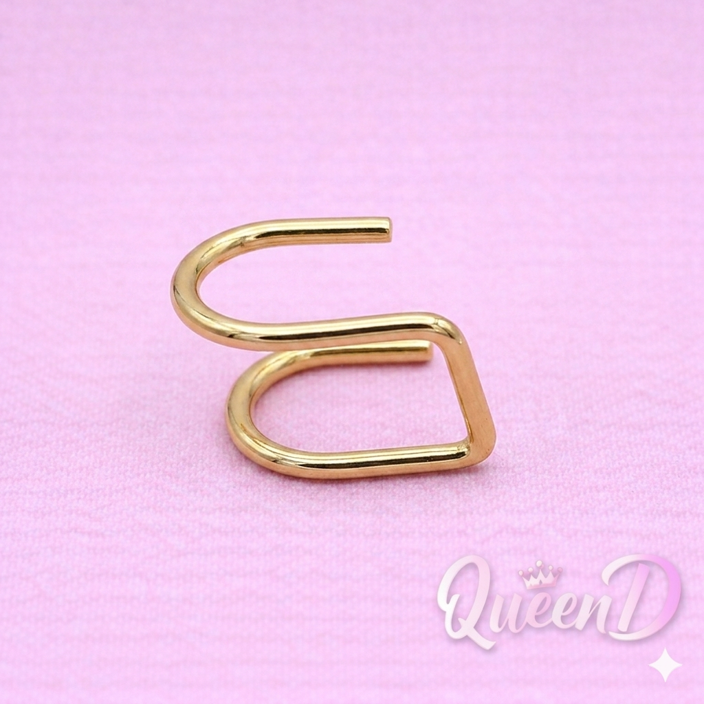 Queen D – Golden Flow Ear Cuff