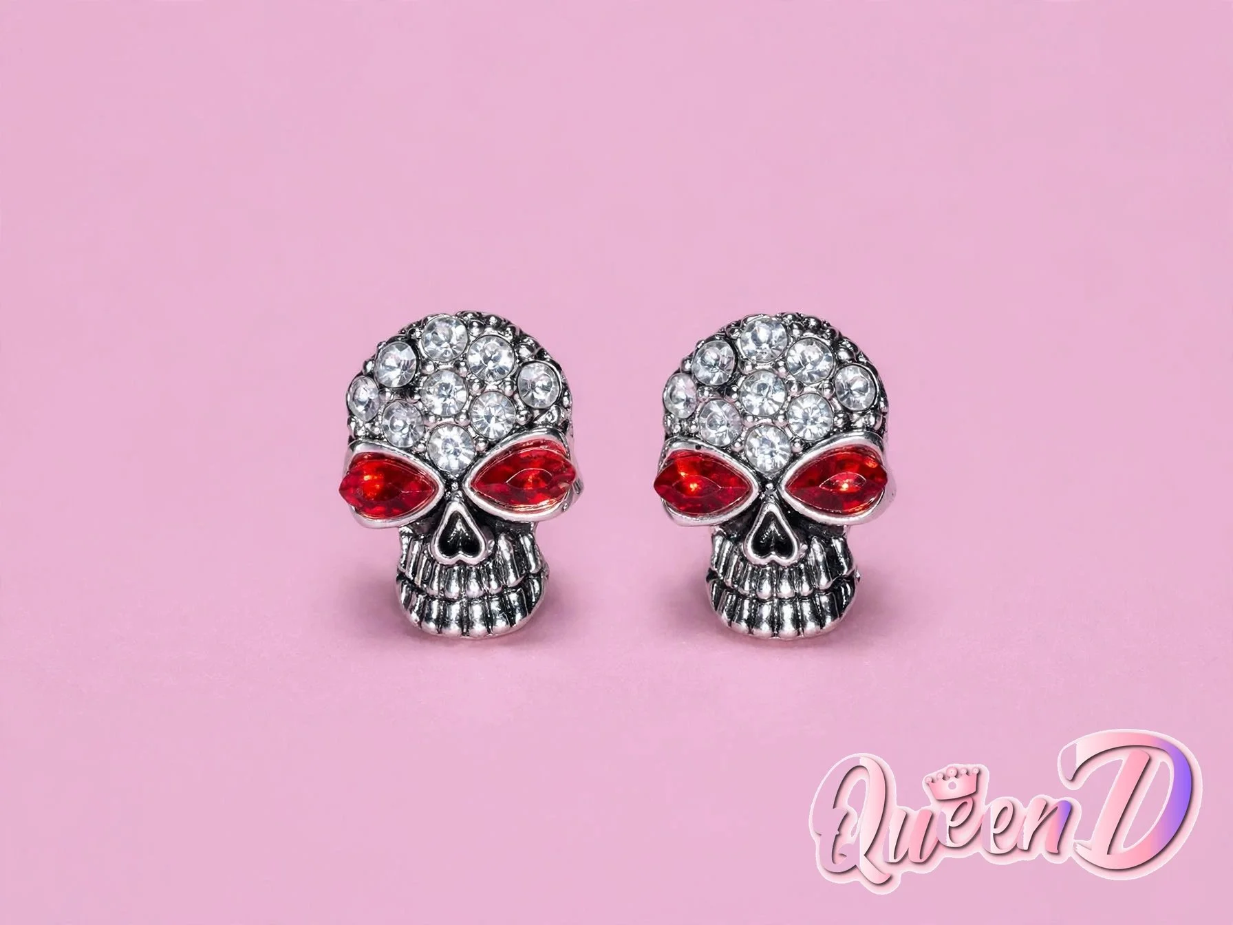 Queen D – Crimson Gaze Skulls