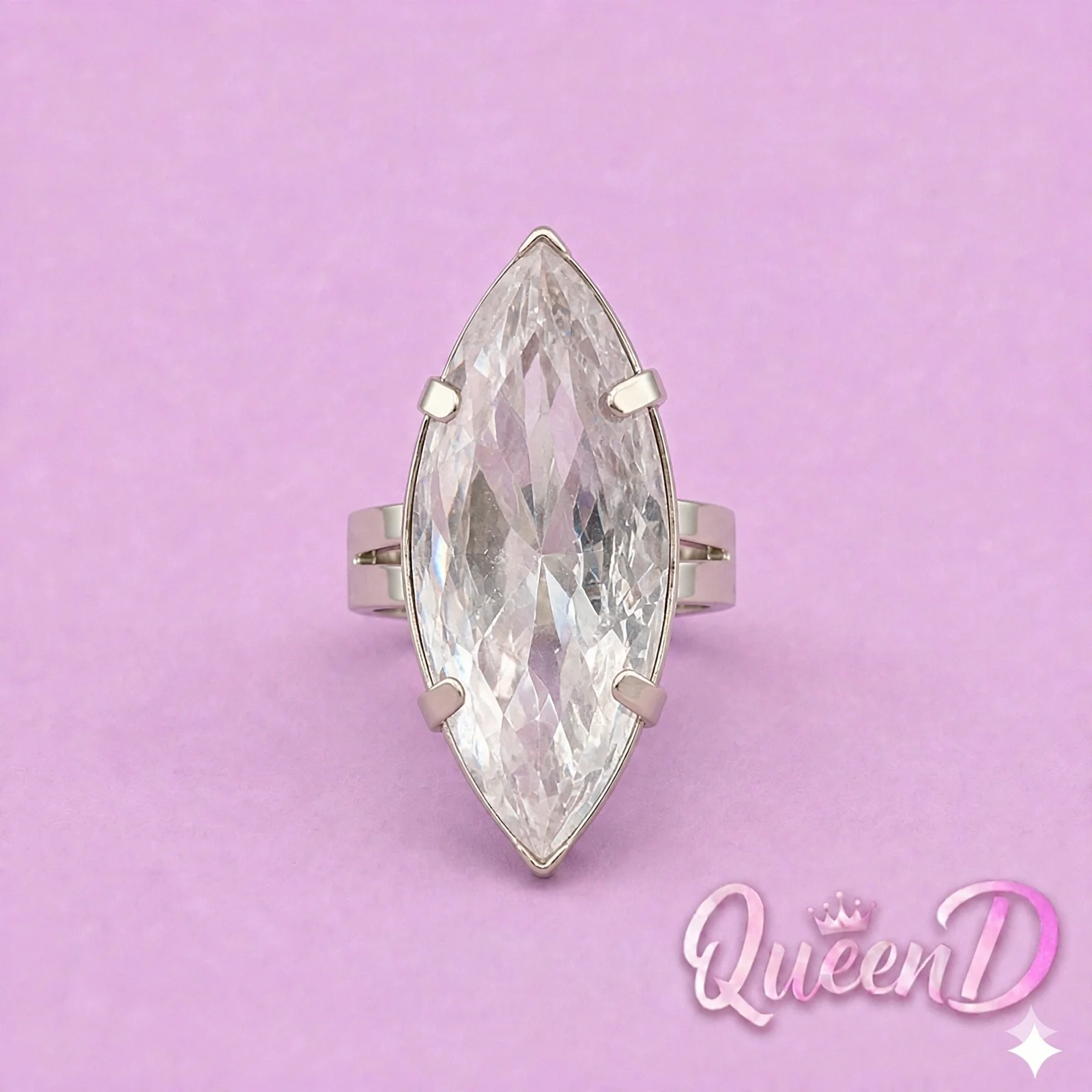 Queen D – Marquise Glow Adjustable Ring