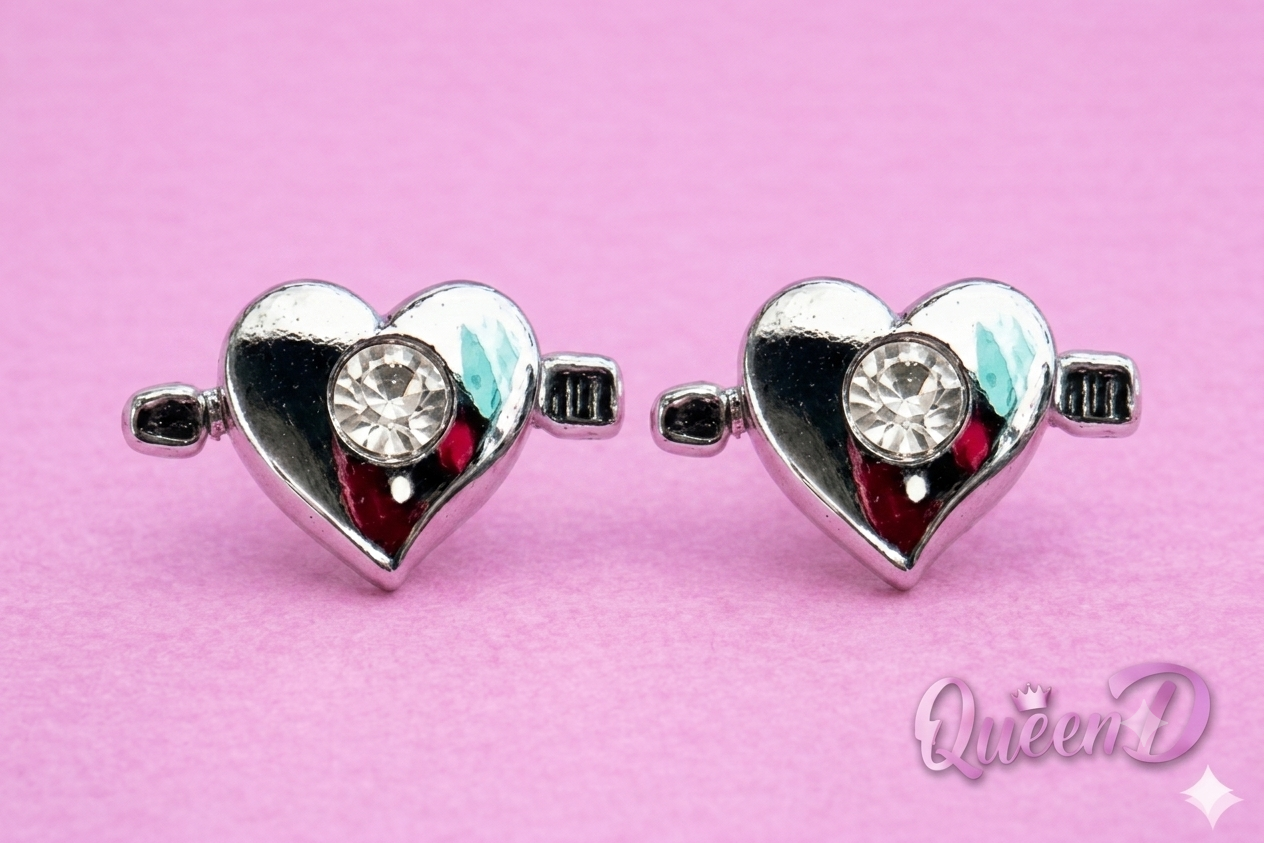 Queen D – Heart Charm Treasure Stud Earrings