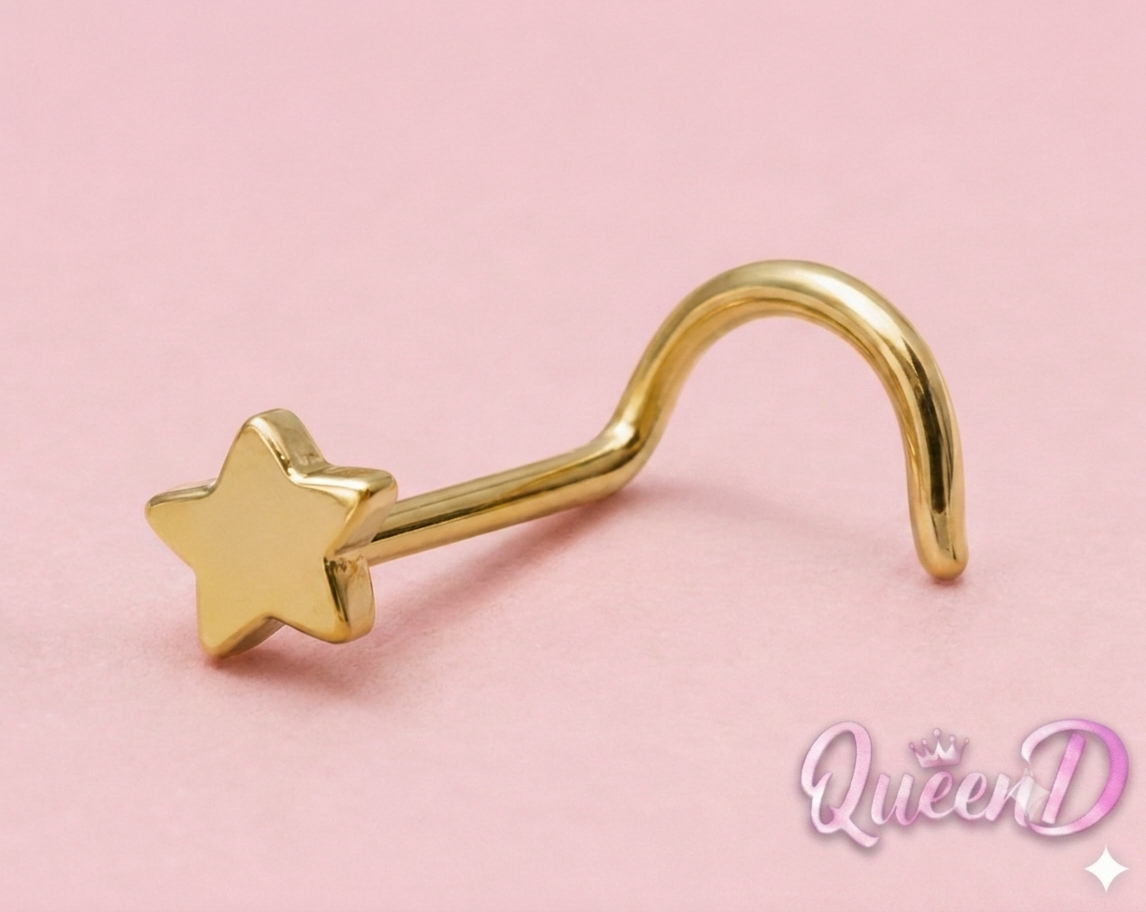 Queen D – Golden Star Charm Nose Stud