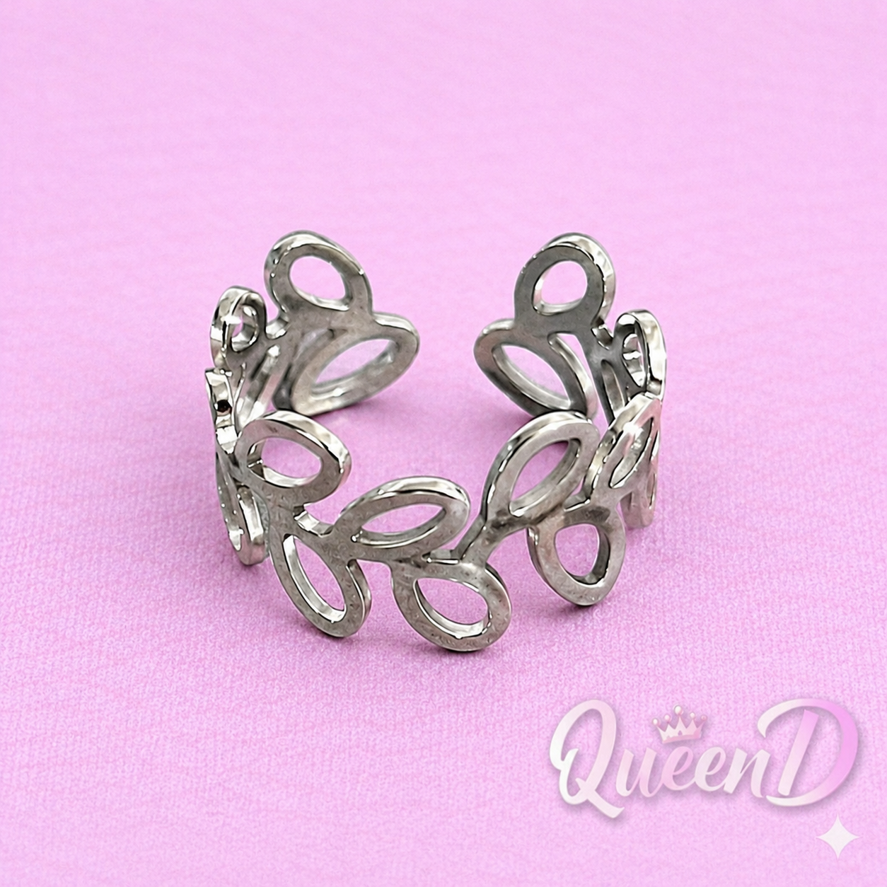 Queen D – Silver Lattice Ear Cuff
