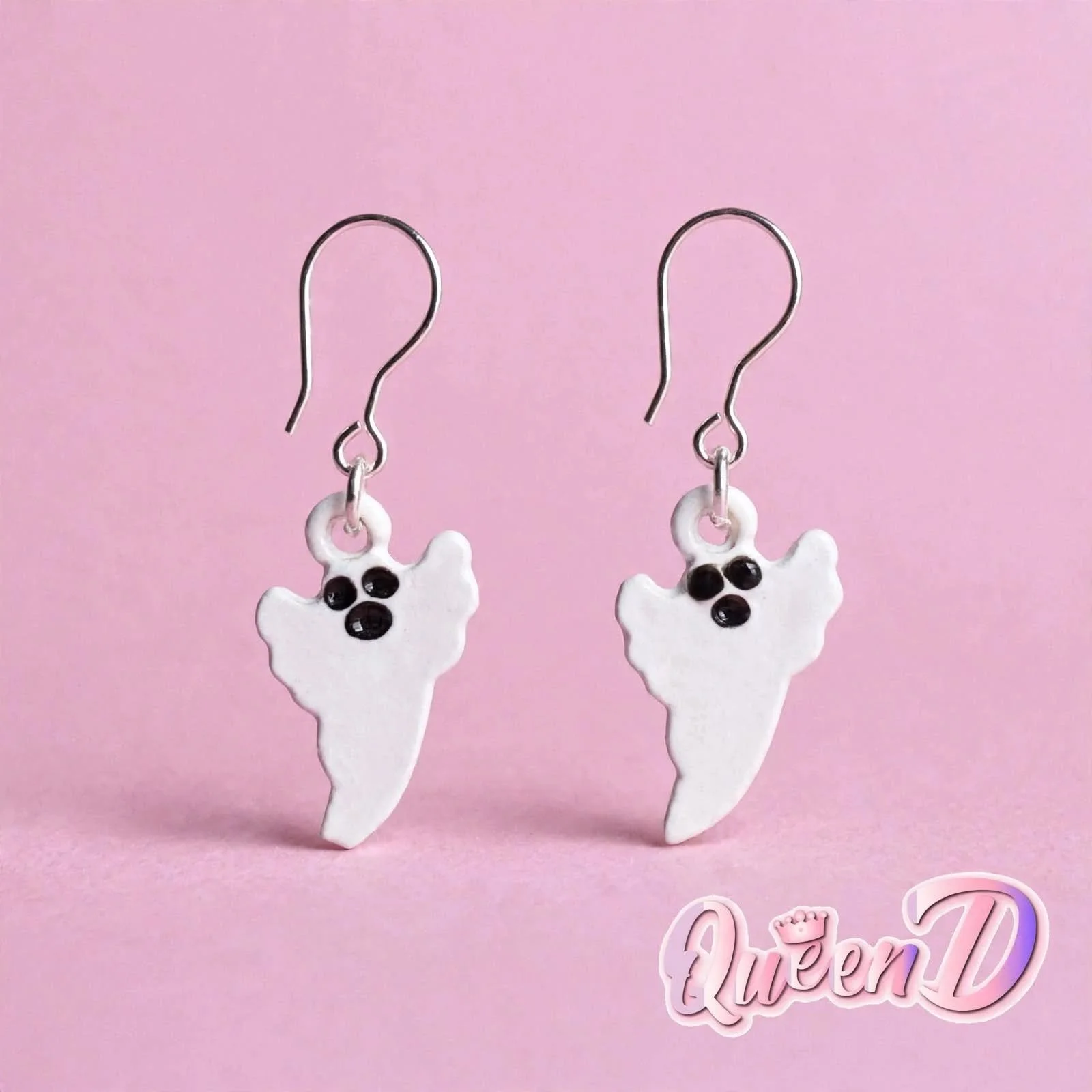 Queen D – Friendly Specter Drop Earrings