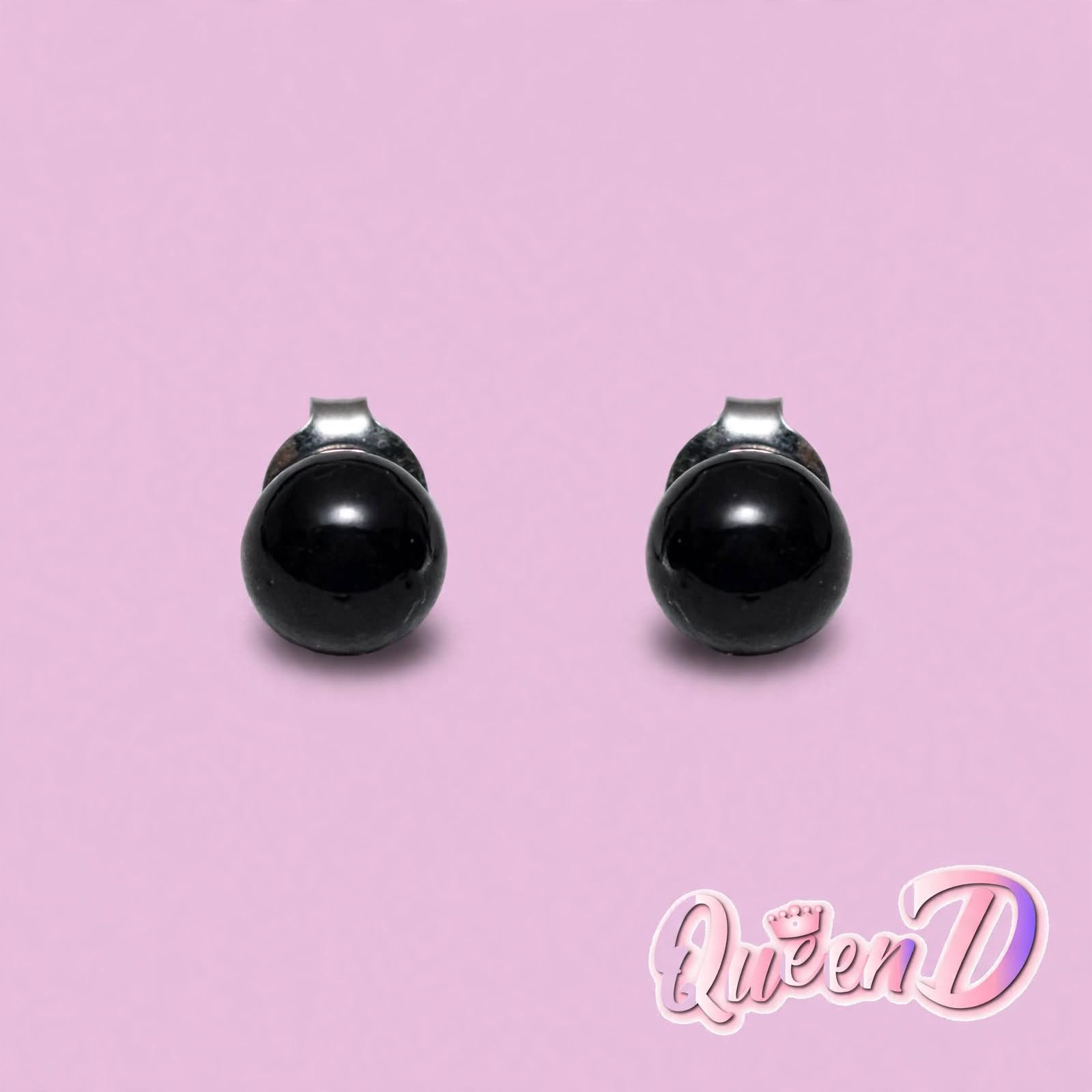 Queen D – Shadow Sphere Black Studs