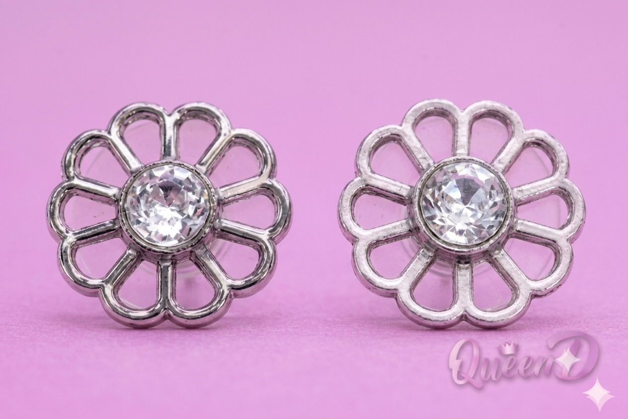 Queen D – Petal Bloom Stud Earrings
