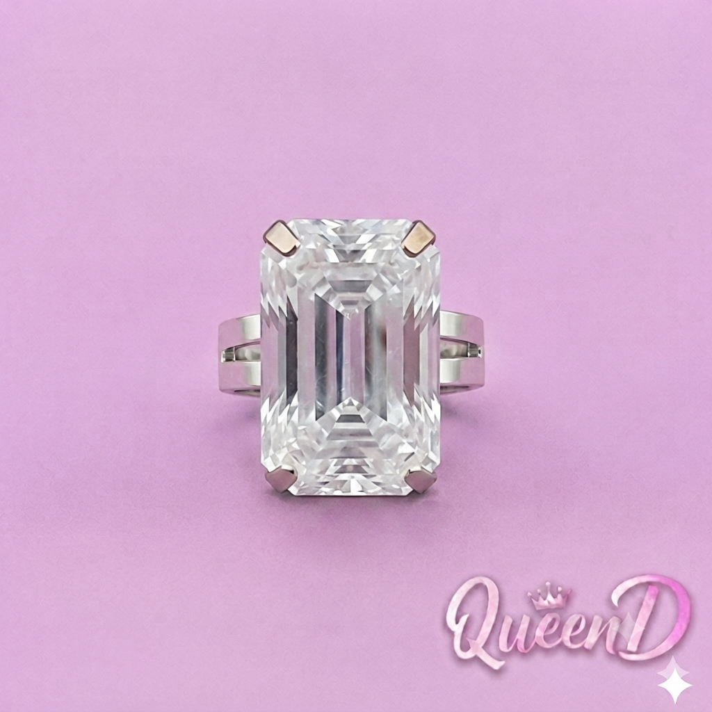 Queen D – Emerald Glow Ring
