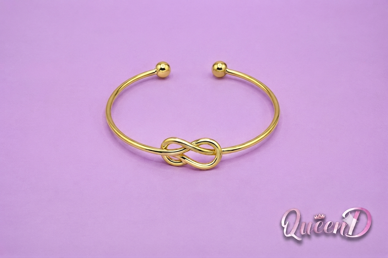 Queen D – Golden Infinity Bracelet