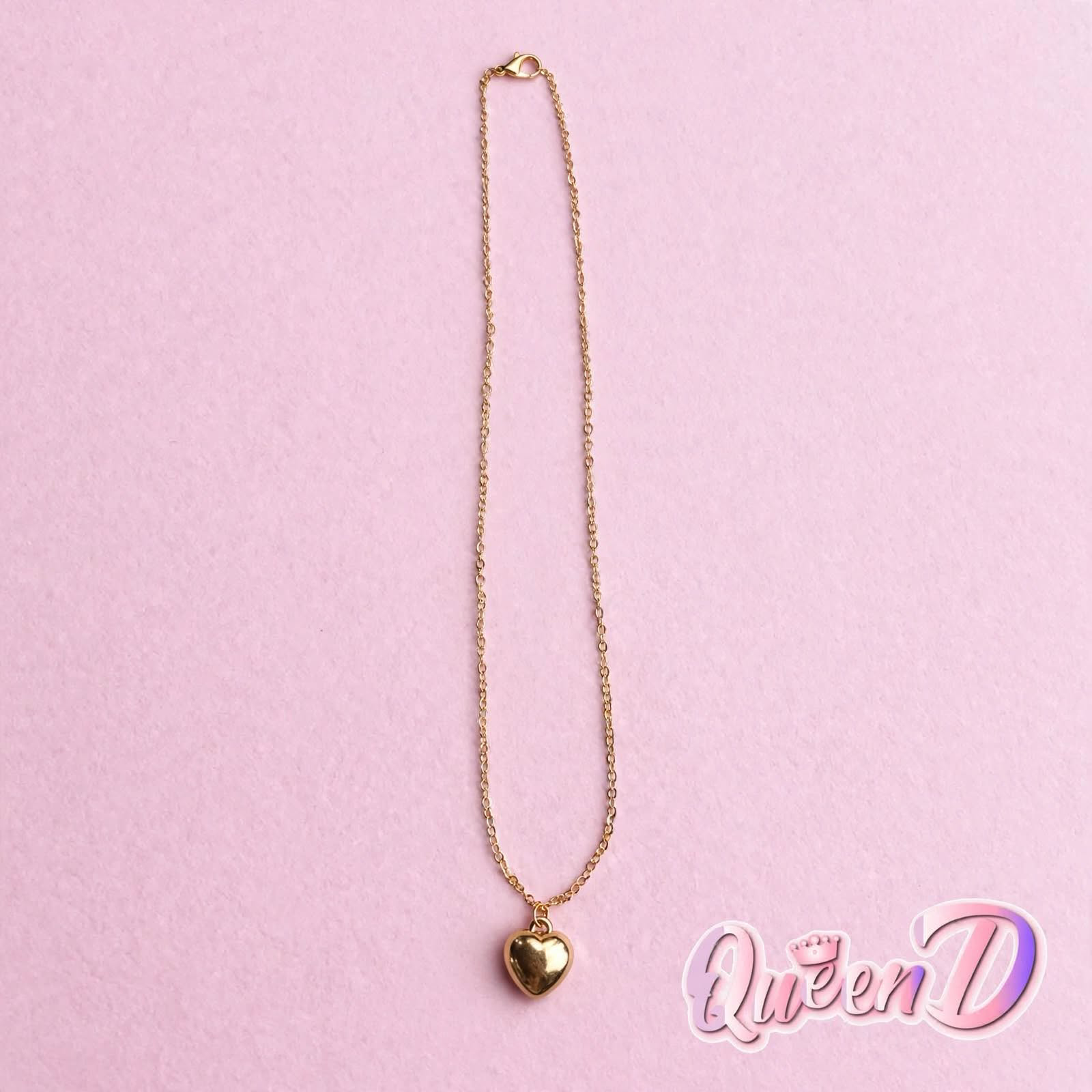 Queen D – Golden Heartlight Necklace