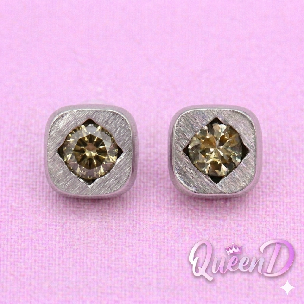 Queen D – Silver Square Radiance Earrings