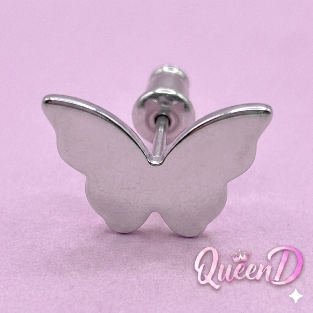 Queen D – Silver Butterfly Ear Cuff