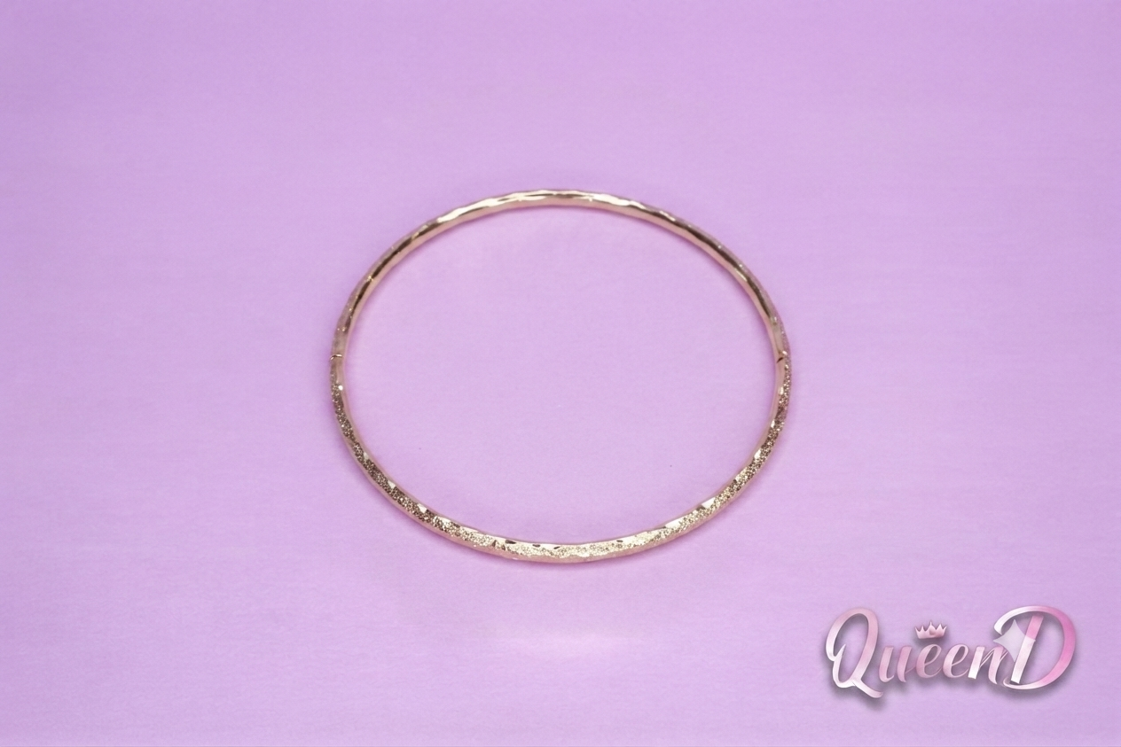 Queen D – Golden Sparkle Dust Bracelet