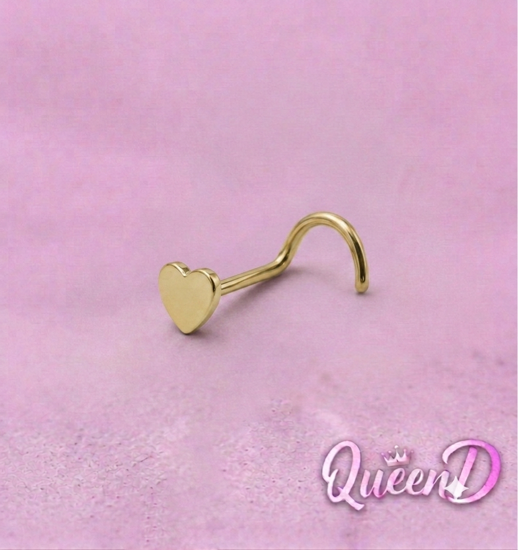 Queen D – Golden Heart Charm Nose Stud