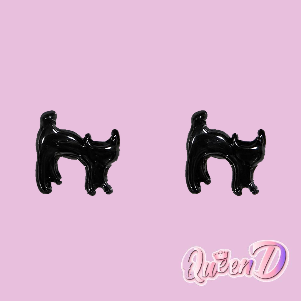 Queen D – Nightshade Cat Silhouette Studs