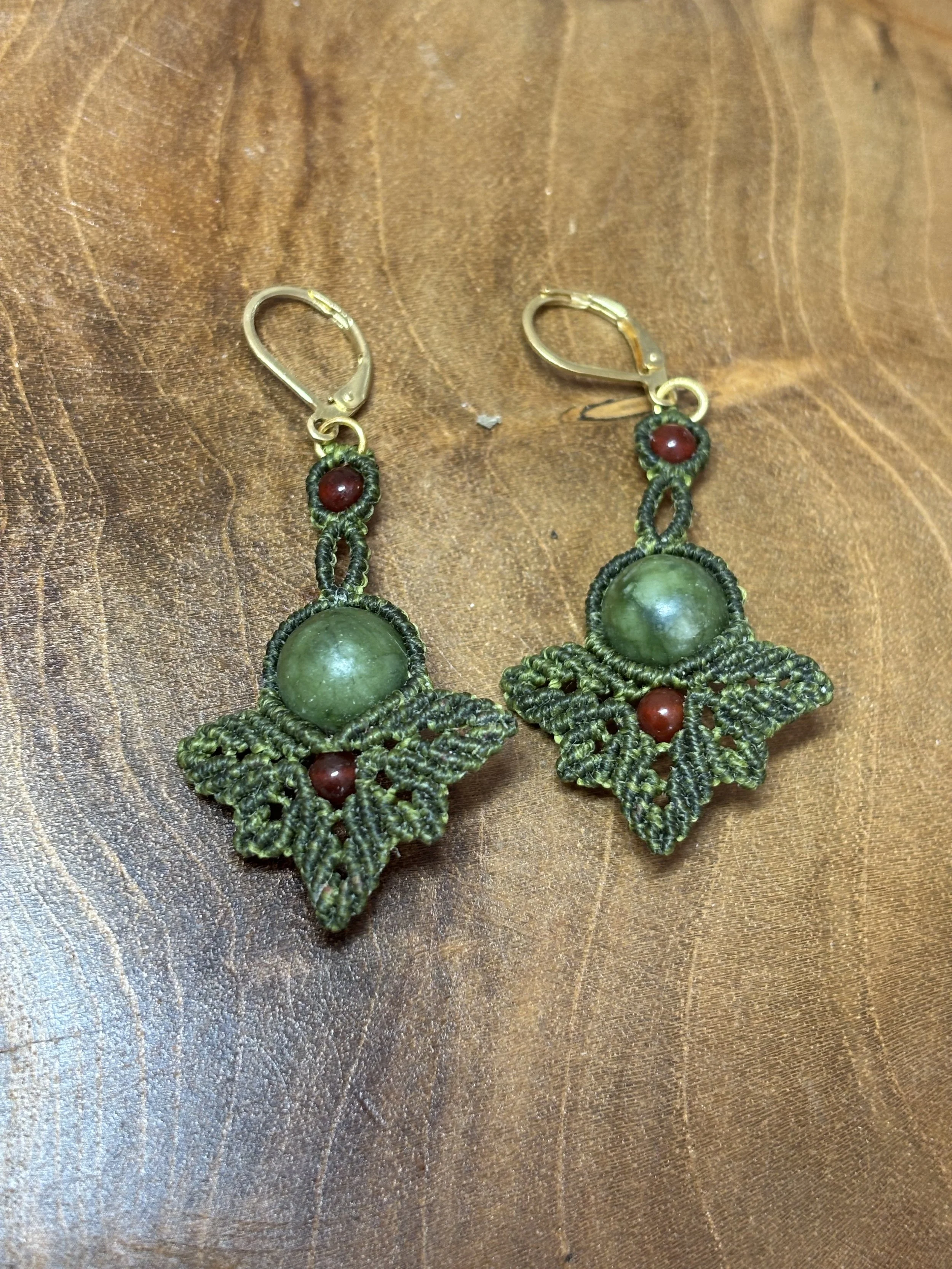 Boucles d'oreilles avec jade et cornaline