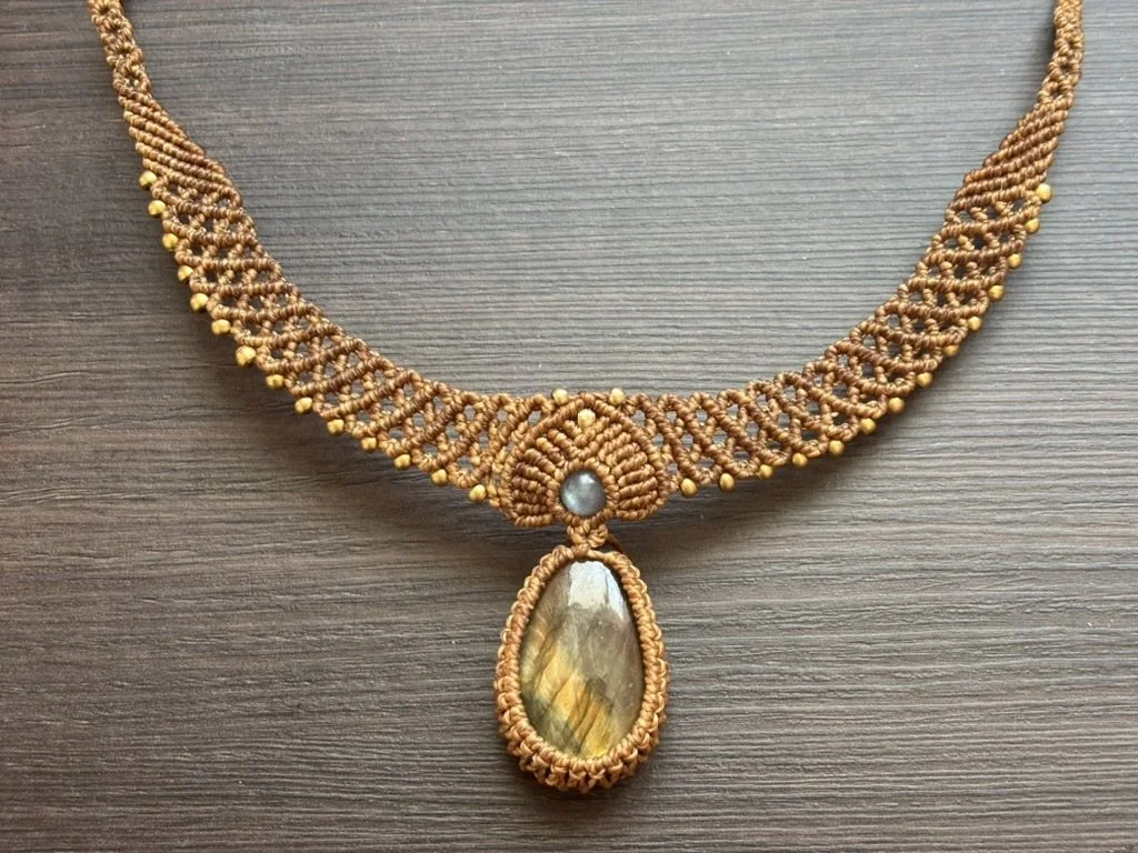 Choker Ailes d'Isis - Labradorite dorée
