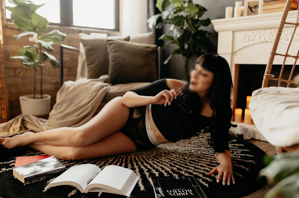 andrea-stonelle-fireplace-8.webp