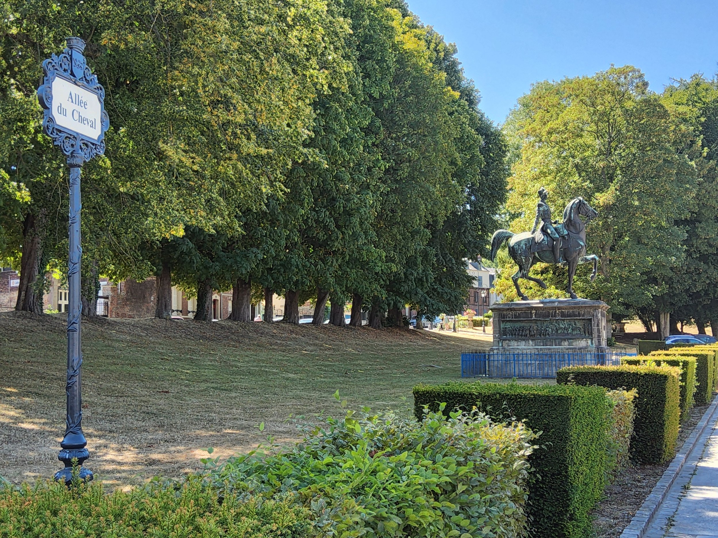 Allée du Cheval château d'Eu en Seine Maritime