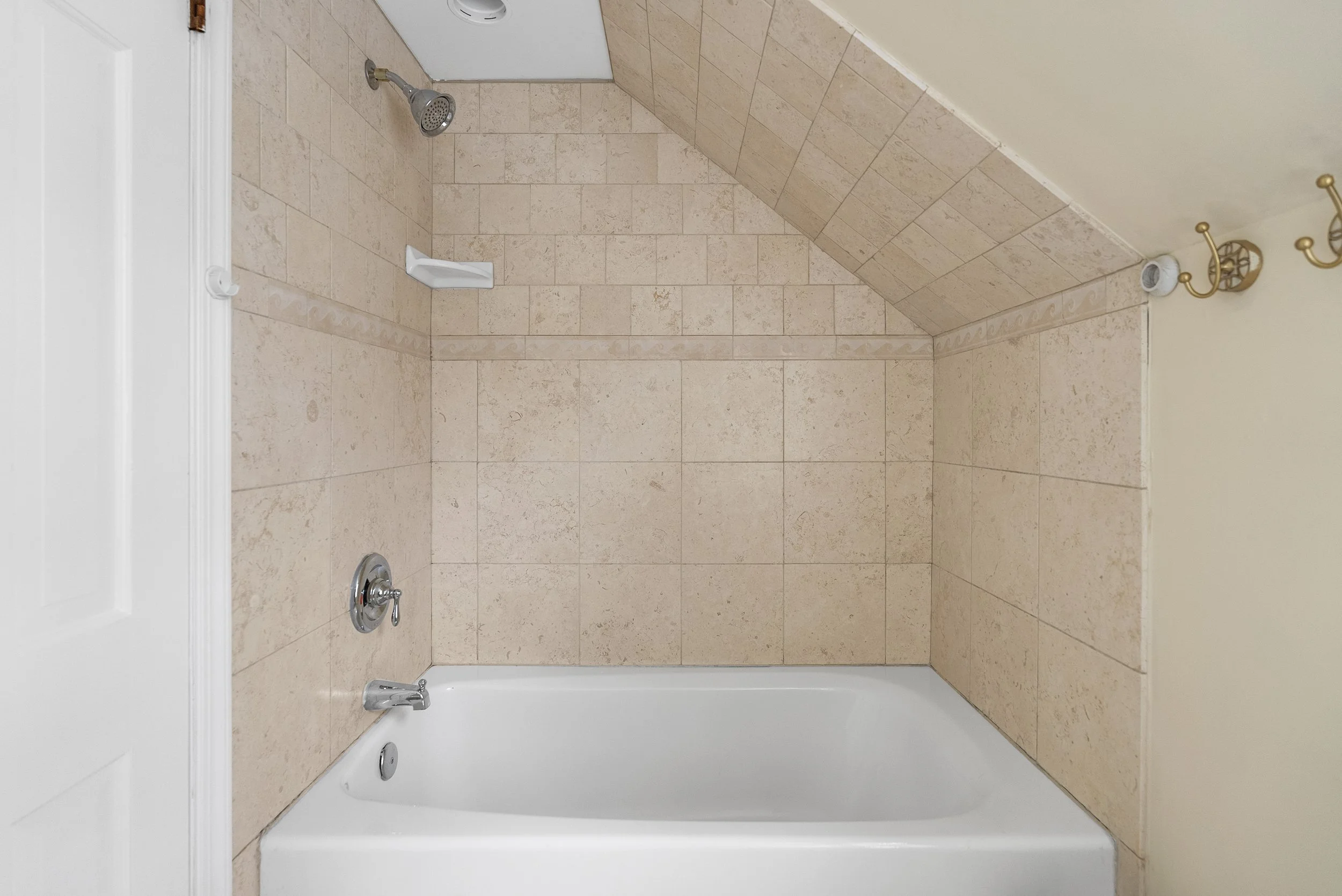 5202 Portsmouth Rd, Bethesda, MD 20816 - 0071.jpg