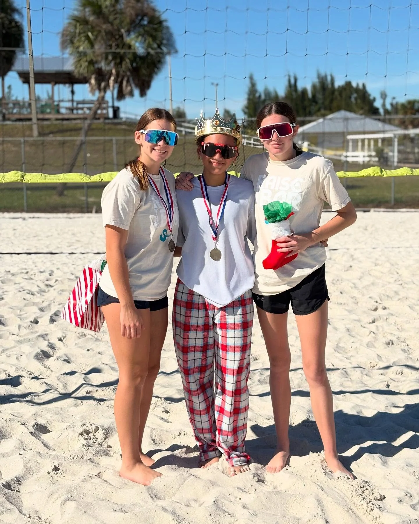 Winter Queen of the Beach Tournament 🏐👑 

Our intermediate team competed with and against each other today, growing and learning together 🙌

Congrats to Queen Bella, to Sarah for runner up, and to Sophia for placing 1st in the silver bracket! 

Th