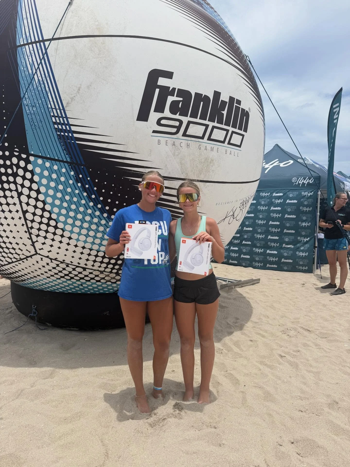 Giving a big congrats to some of our athletes who had success at recent tournaments!! Way to go girls! 🎉🏐

@finleym.volleyball &amp; Paisley- 1st place in the 16U Silver Division at the P1440 Eastern Junior National Championship 

@sammijobeachvb7 