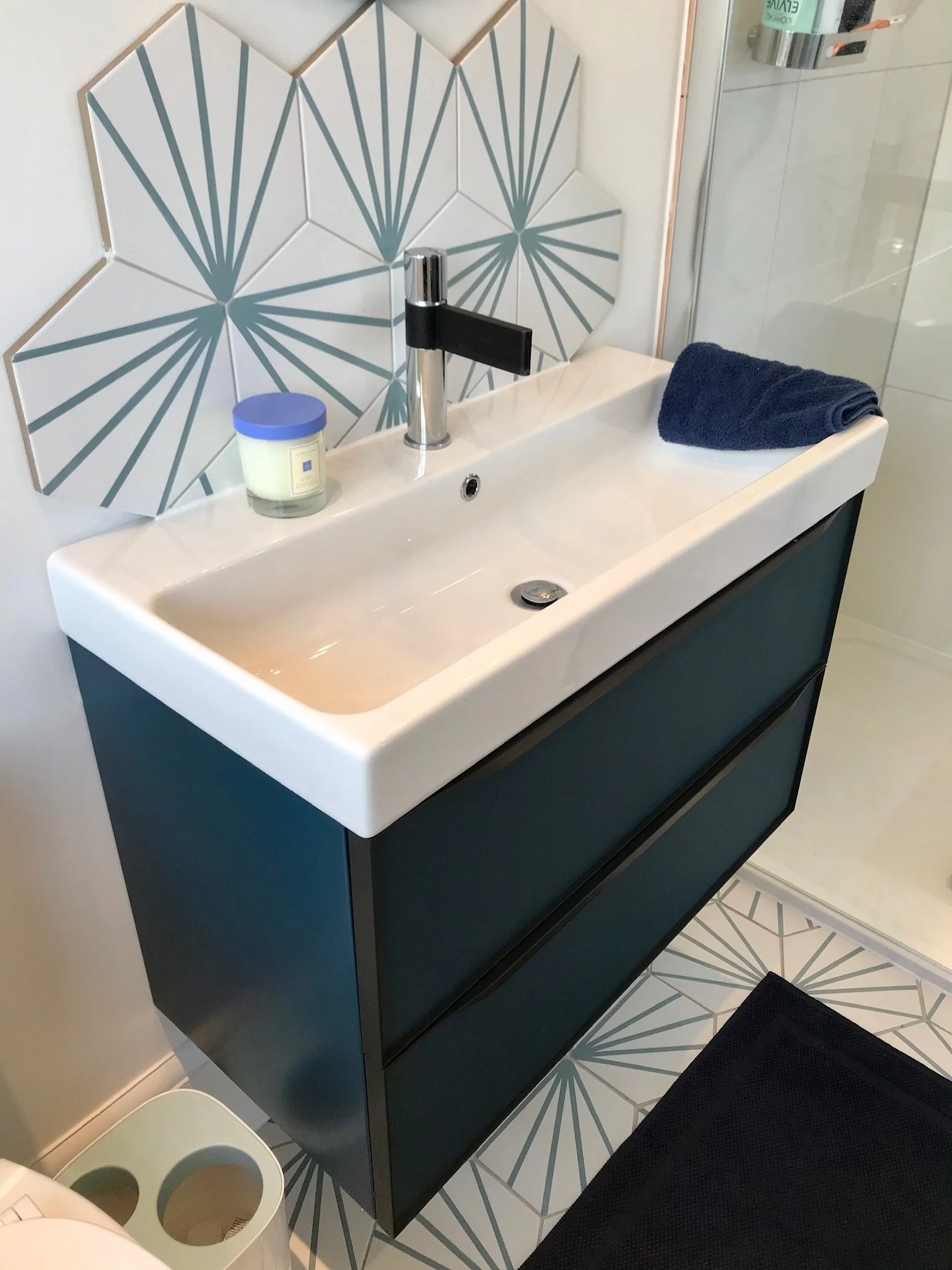 Low profile shower tray, Wall hung Vanity