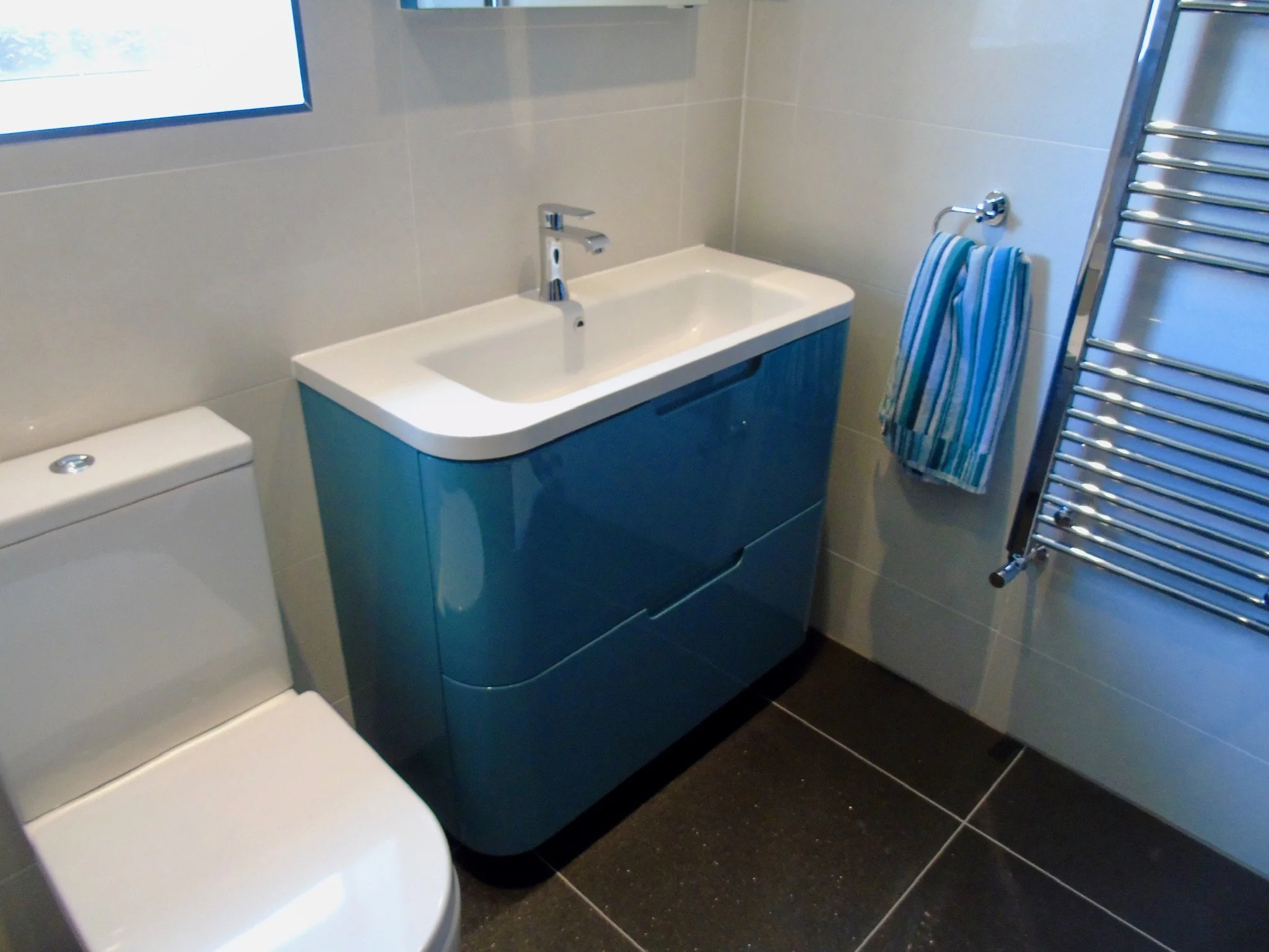 Walk in shower, double ended bath and television