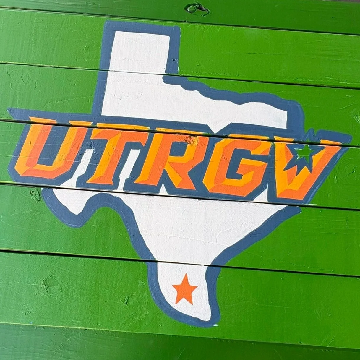 This table pays tribute to our local UTRGV students who are building their futures close to home. Cheers to Vaquero pride, opportunity, and the talent growing right here in the RGV.