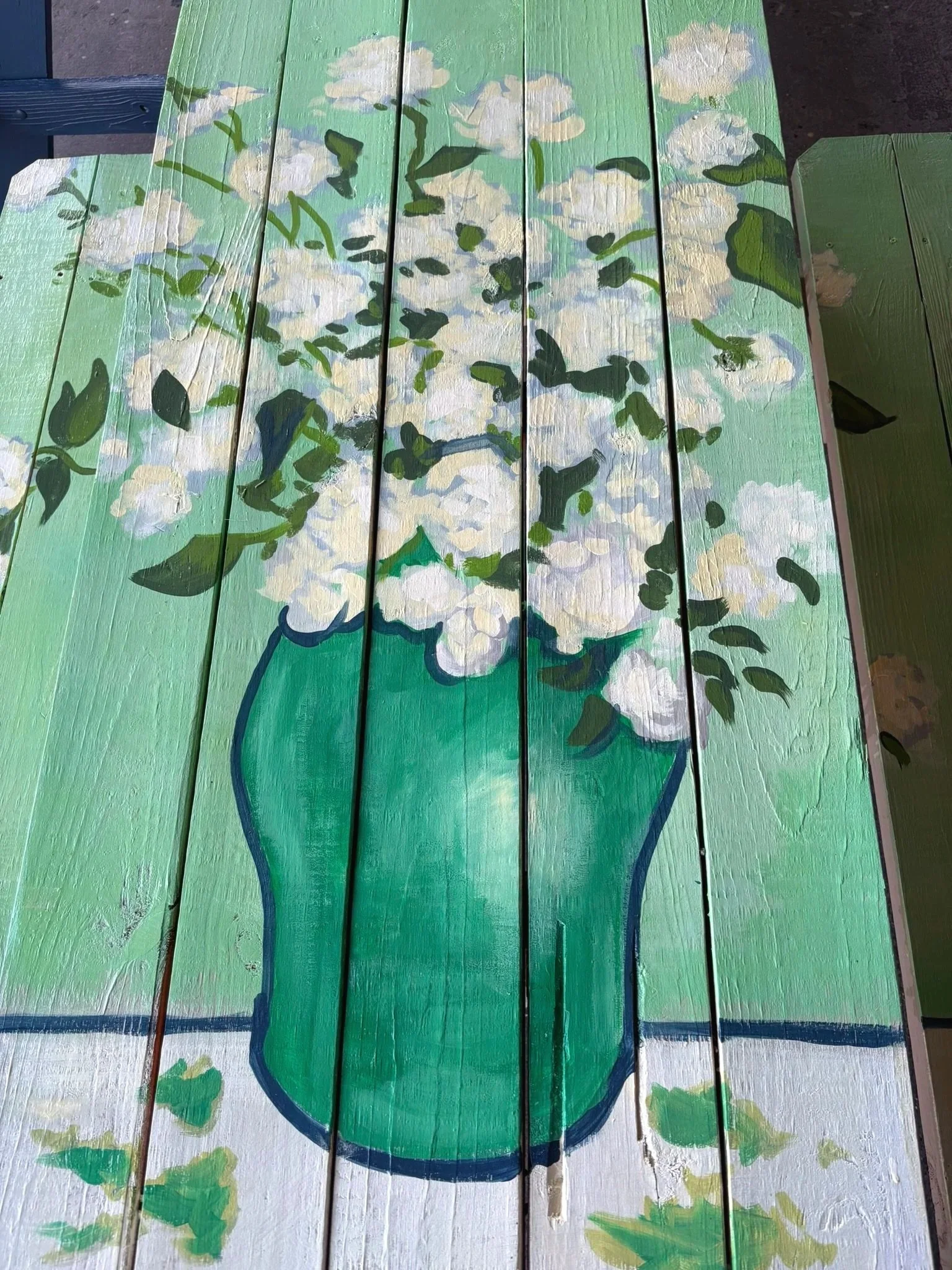 Inspired by Van Gogh’s "Roses", this table celebrates the softer, sweeter side of life. Its dreamy pink blooms invite us to slow down and notice the beauty hiding in ordinary moments.