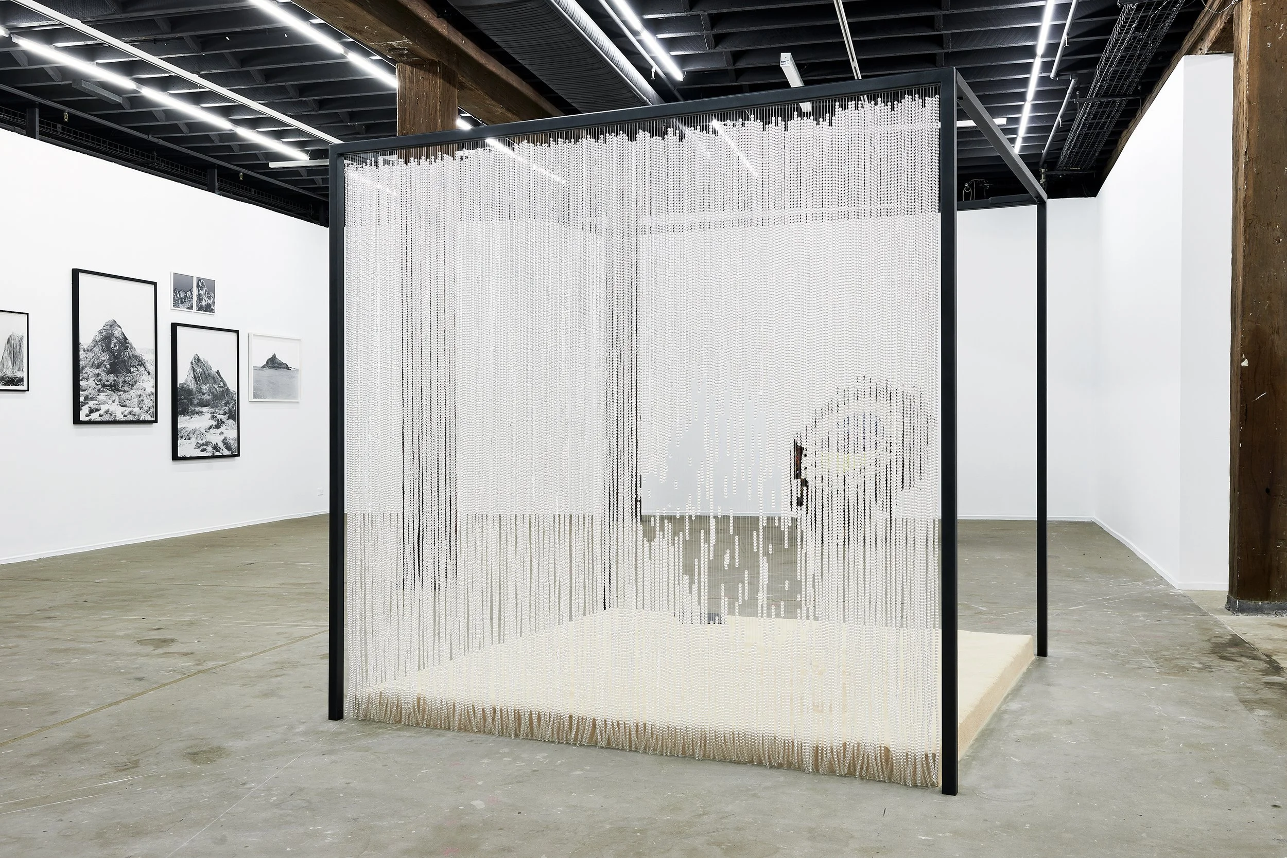 Psychic sex, 2017, glass, sand, steel, wire, 2.25 x 2.25 x 2.1m. Photo: Fiona Susanto