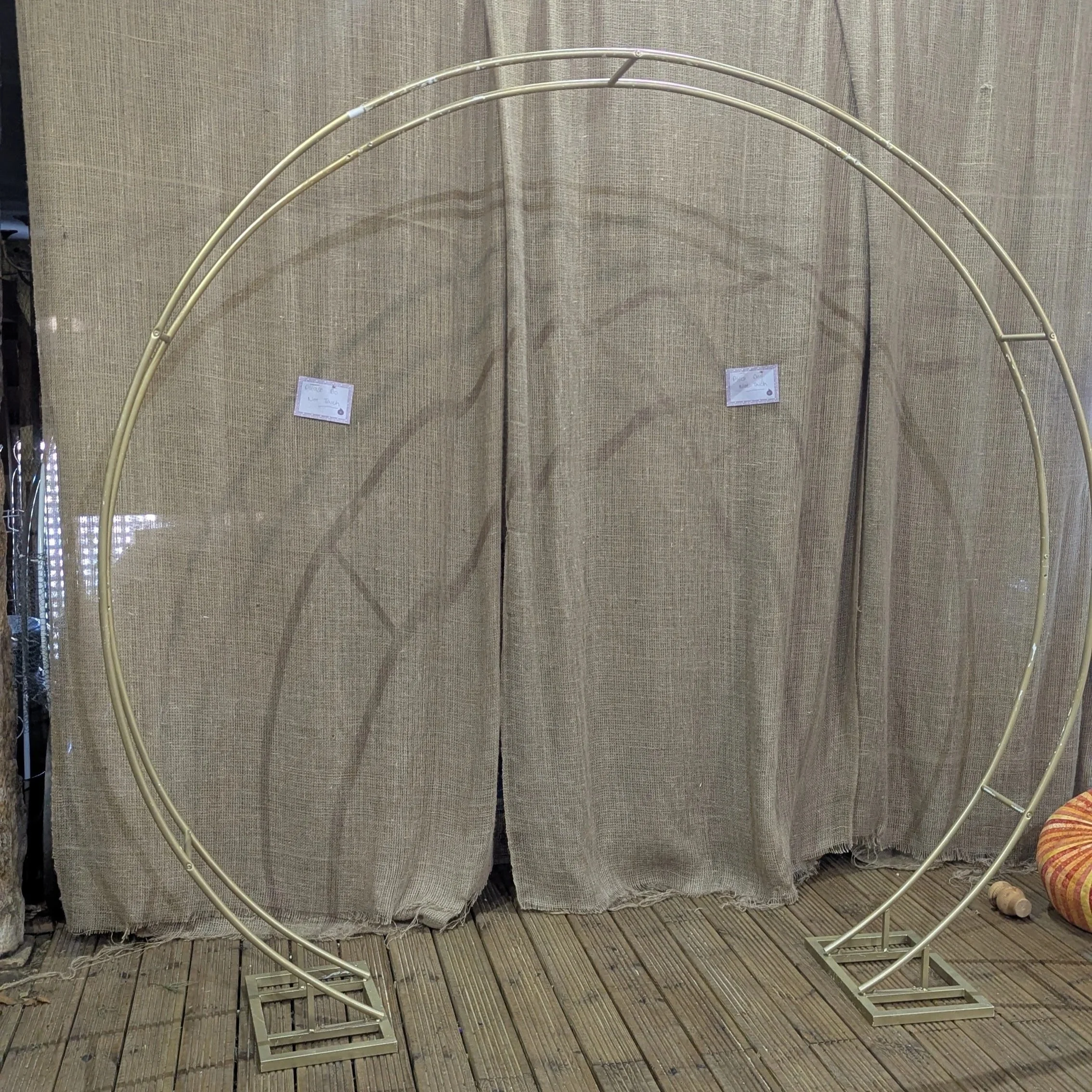 Moongate.

1 available.

£20.

220cm diameter.

Chicken wire clusters available on request. 