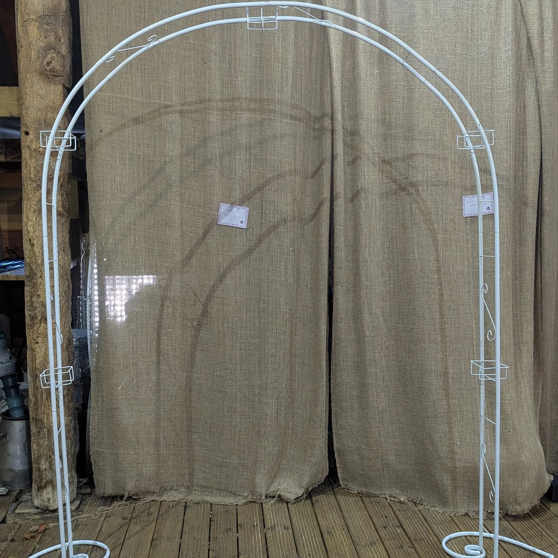Classic Arch.

1 available.

£20.

H220cm x W170cm.

In-built blocks for agrawool bricks or other water sources.