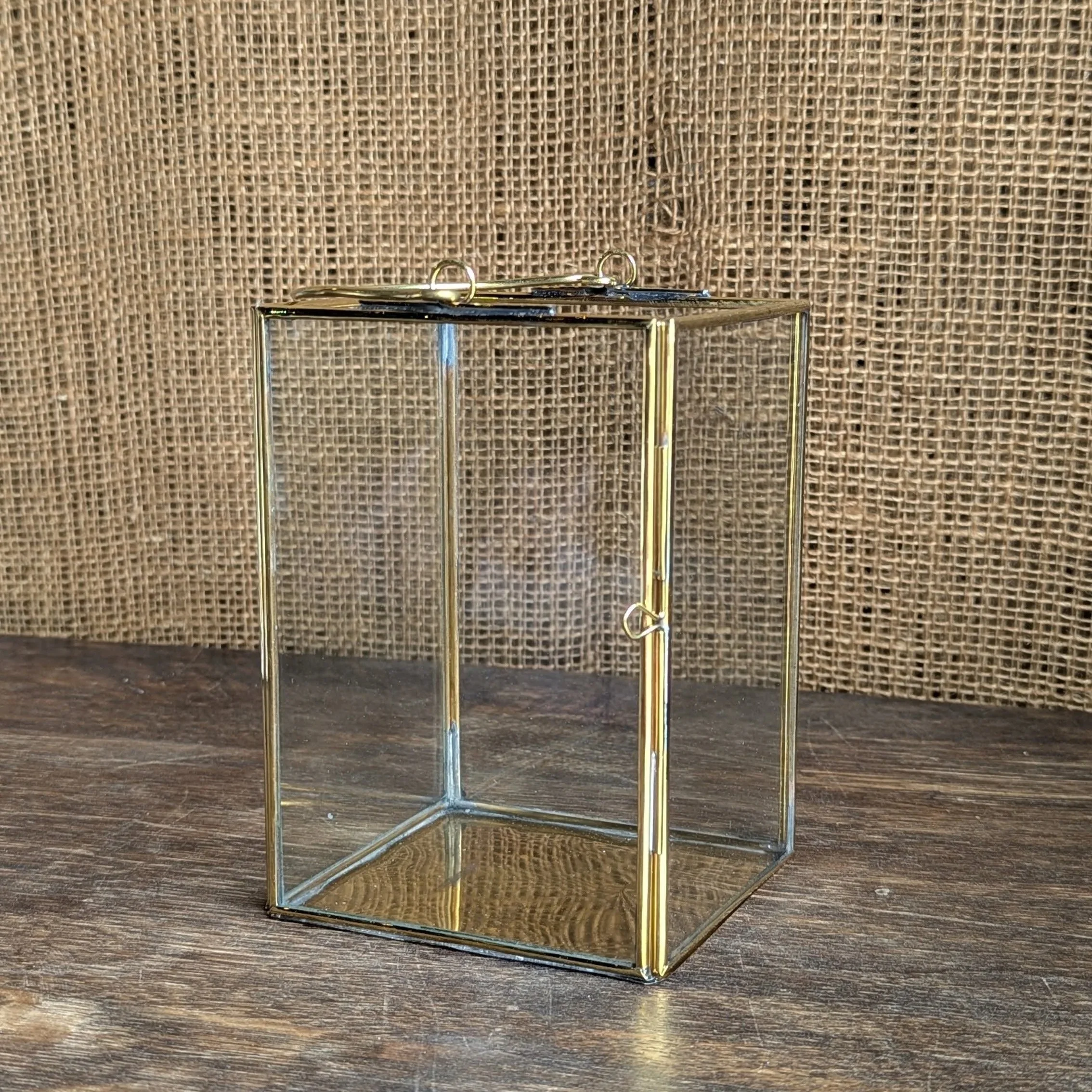 Large Table lantern.

15 available.

H=16cm, W=11cm, D=11cm

£8 each.

Not to be used with real flame.
