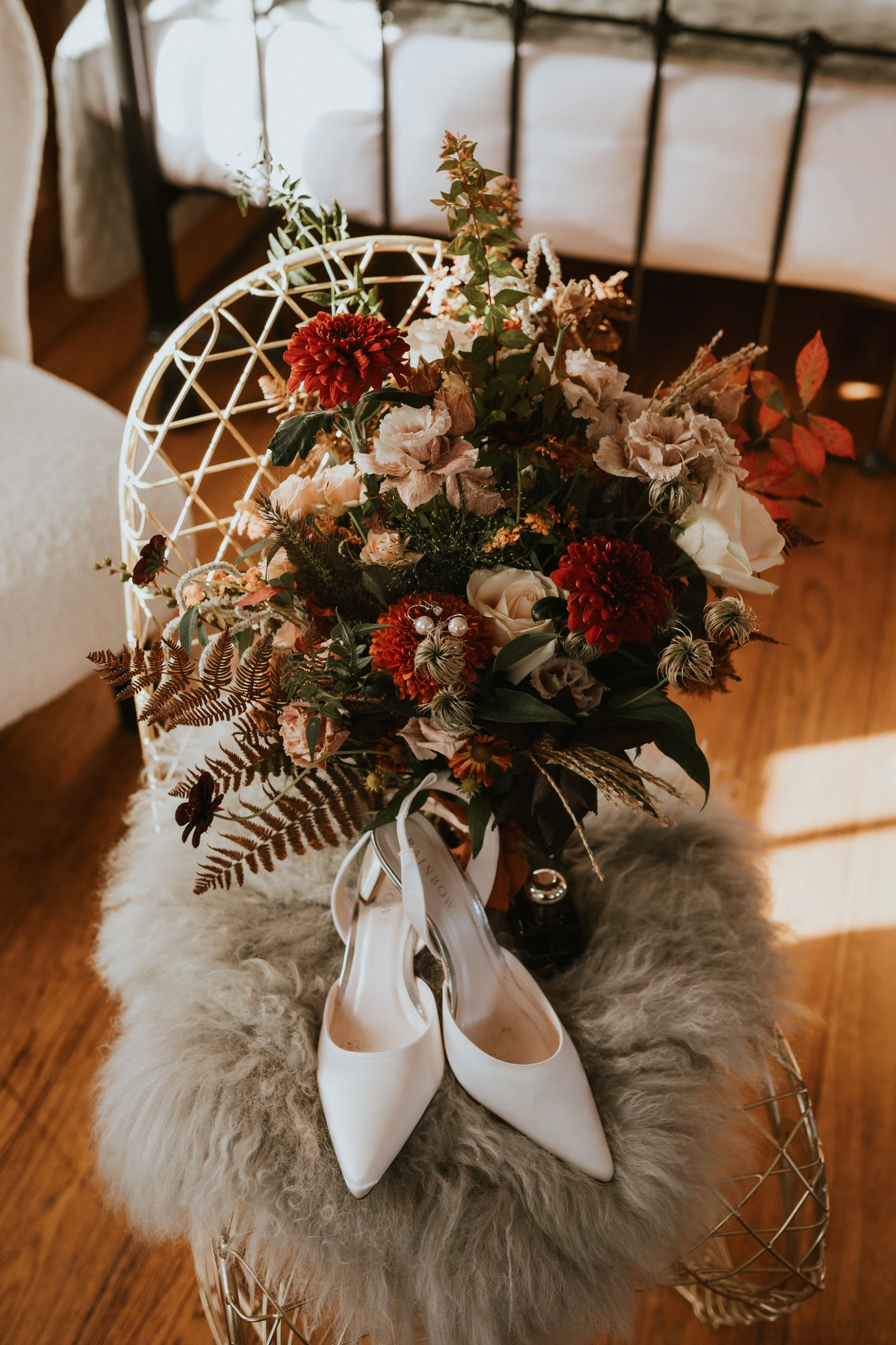 LauraandLuke_SilchesterFarm_Lauradeanphotography_dorsetweddingphotograper-780.jpg