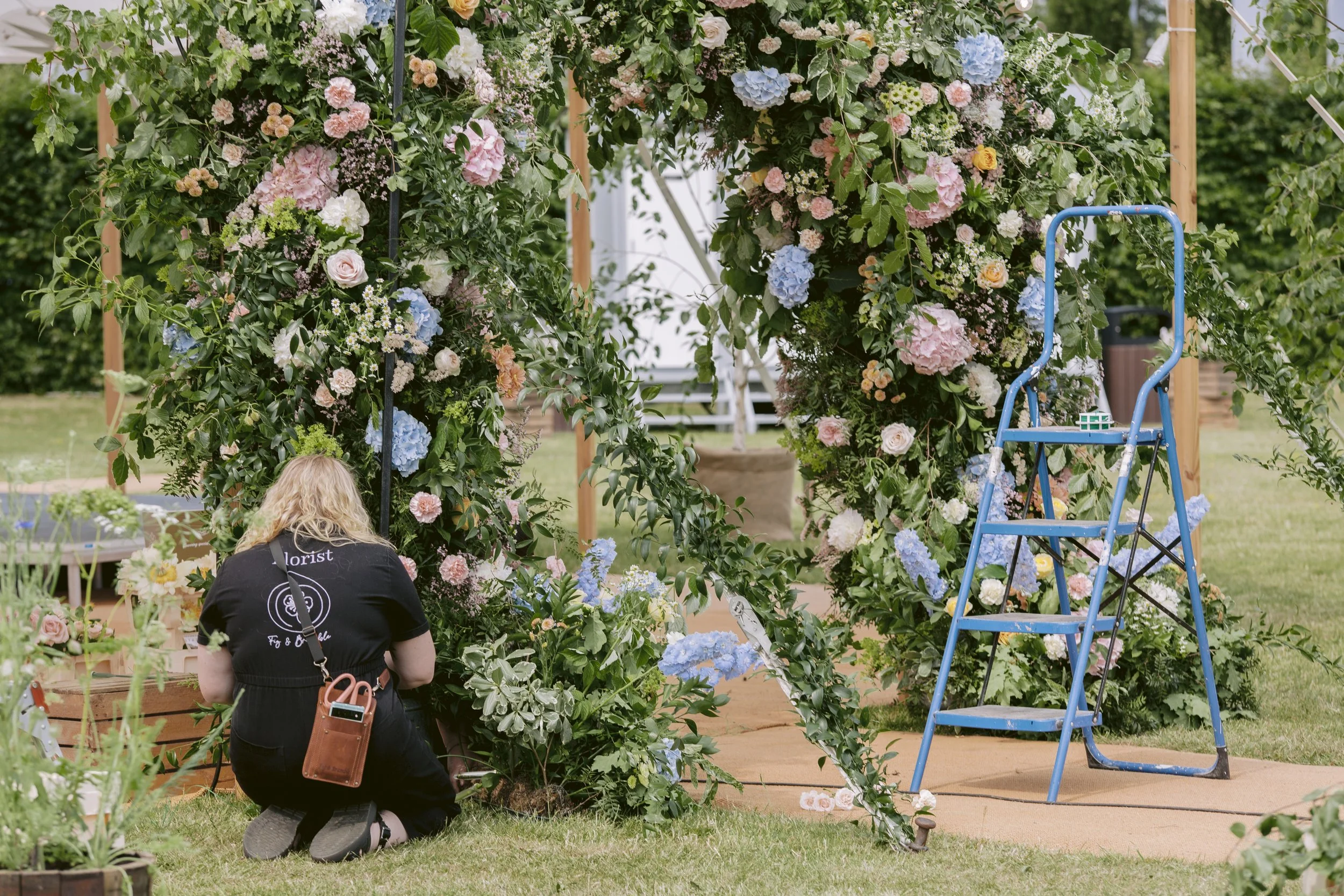 countryside wedding flowers Wiltshire with seasonal blooms and natural styling
