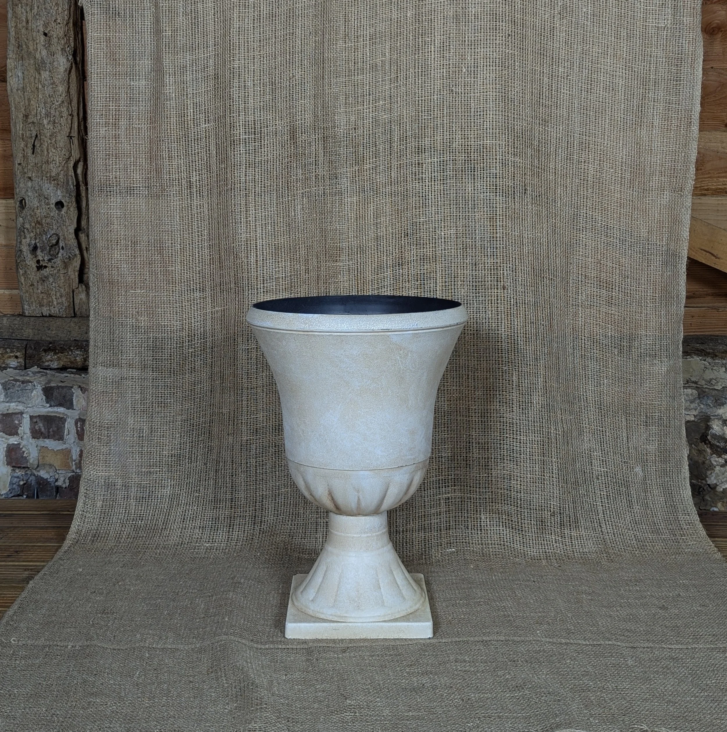 Tall urn.

2 available.

H 57cm W37cm.

£15 each.

Comes with plastic bucket insert with chicken wire.
