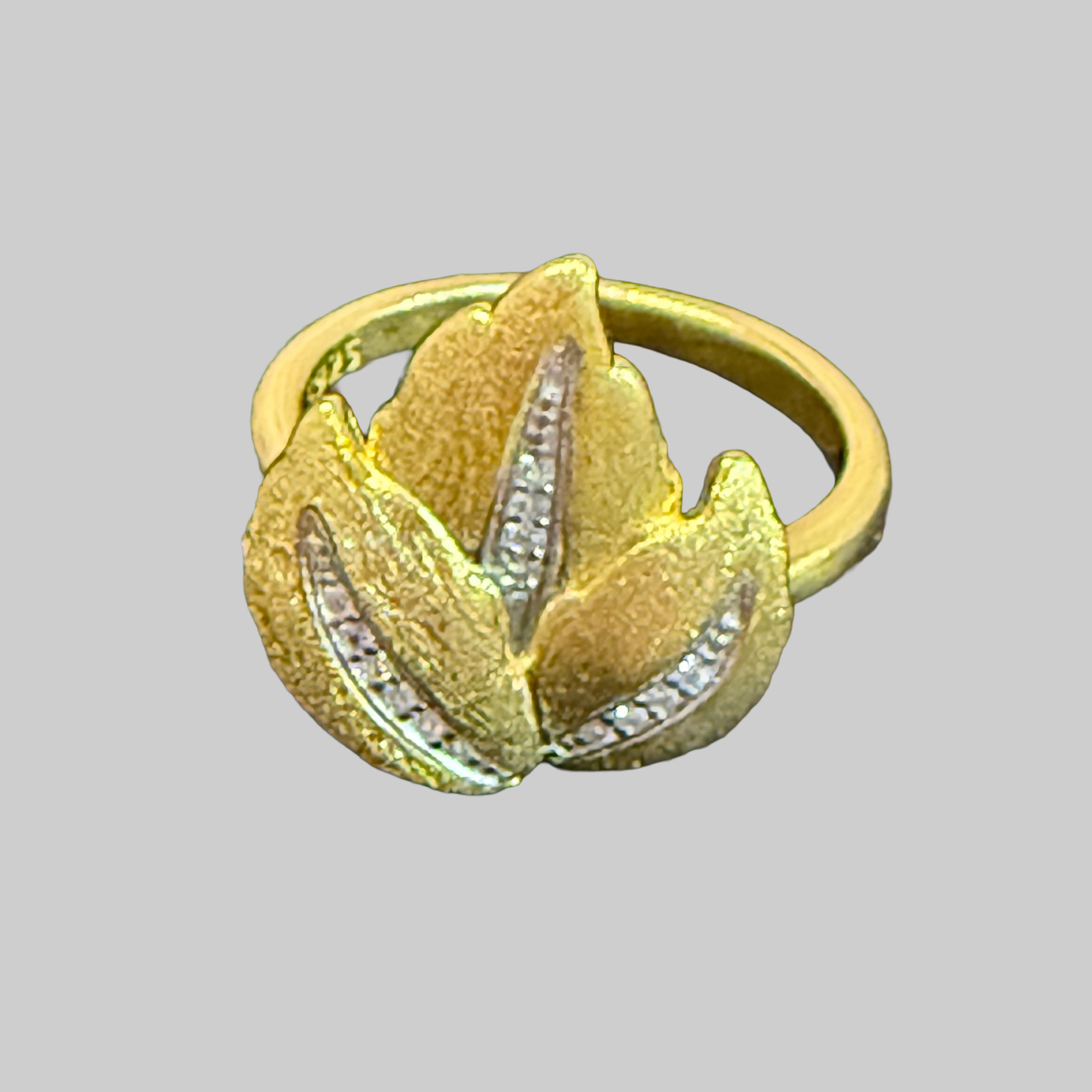 Textured Leaf Cluster Ring