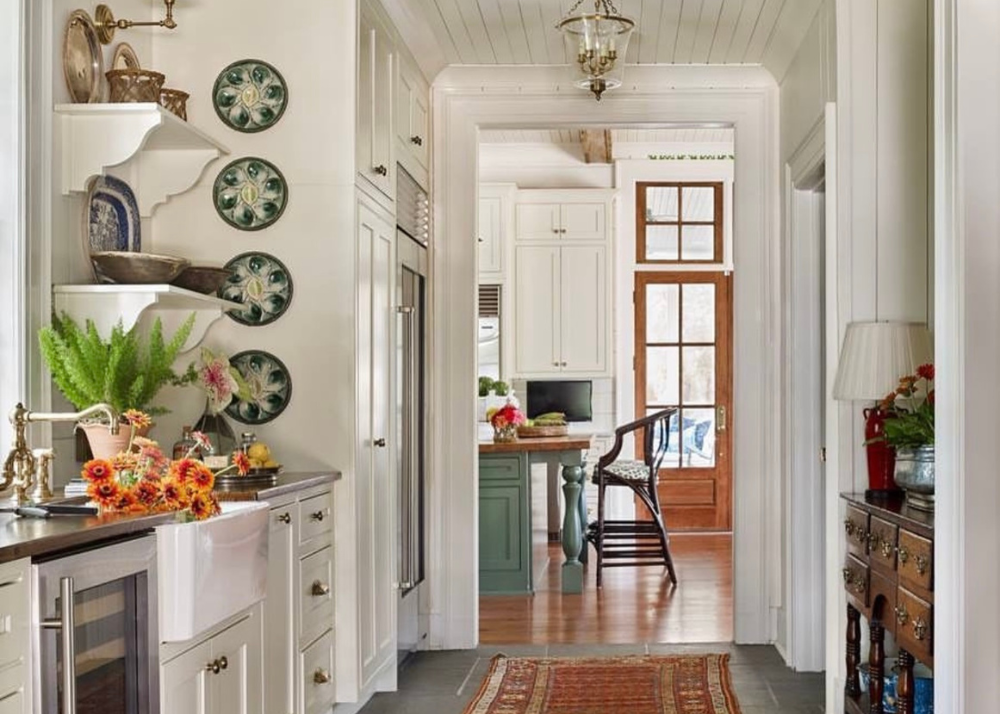 Embracing Tradition: The Timeless Southern Art of Hanging Plates on Walls