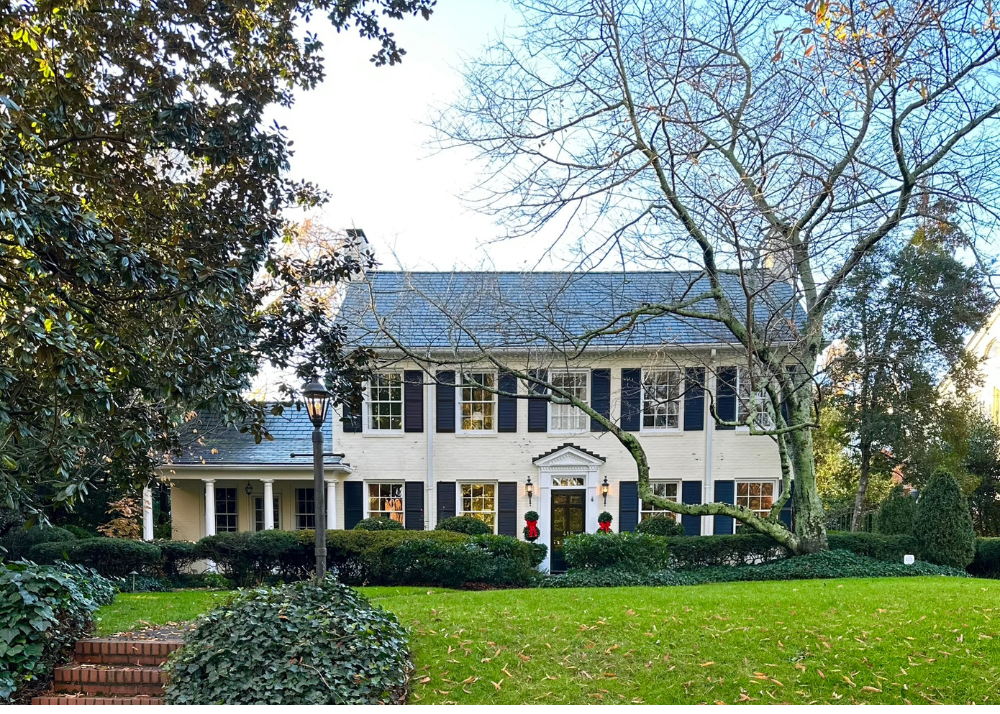 10 Photos for Classic Christmas Curb Appeal Inspiration