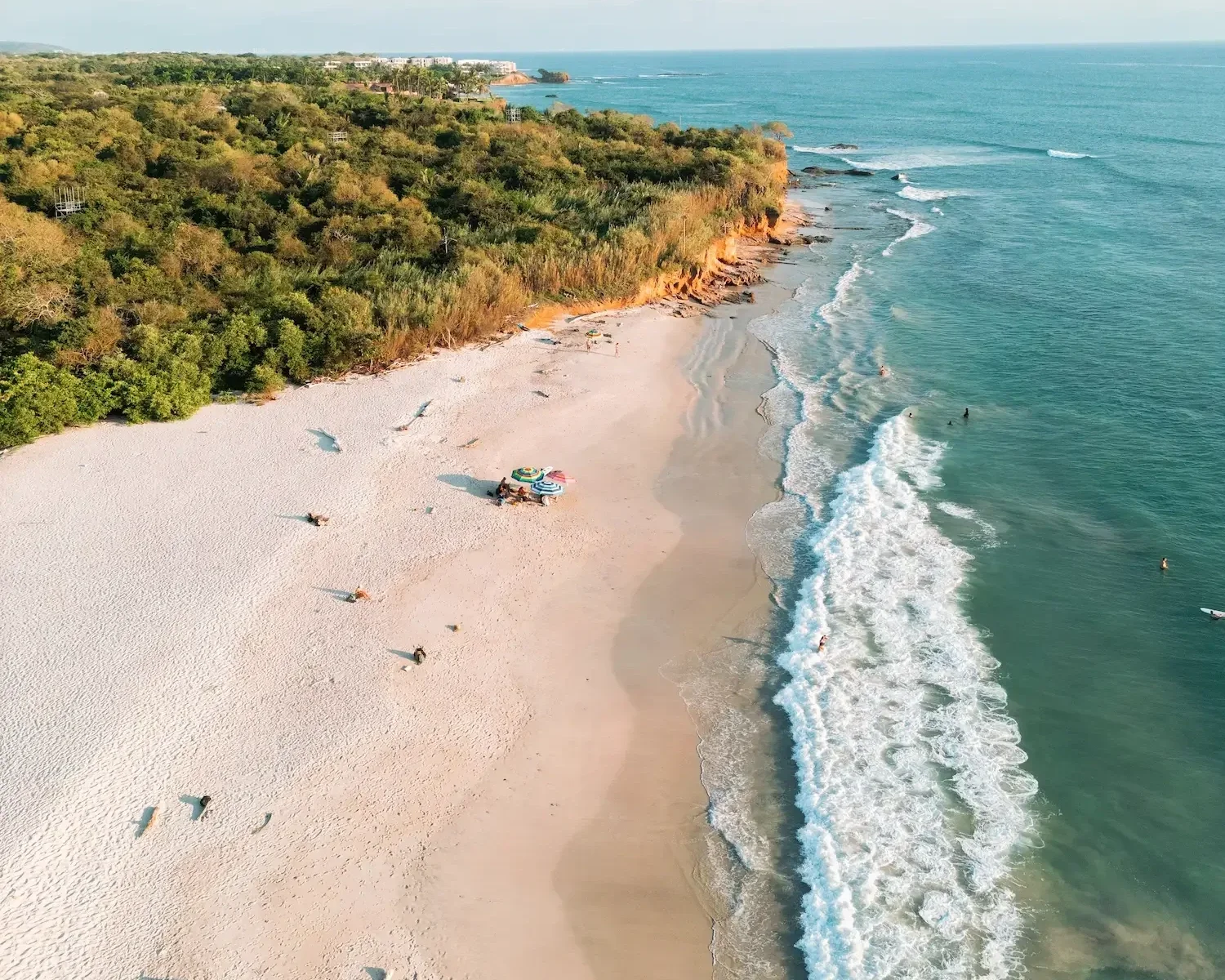 la lancha surf break - marea surf school sayulita